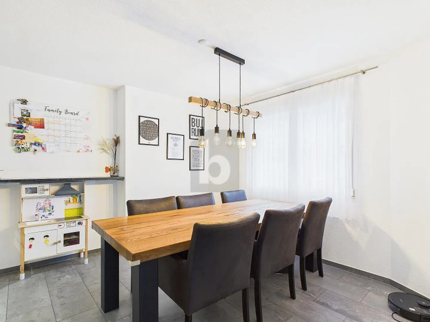 Sonnige Familienwohnung mit Balkon - Foto 3 von 6