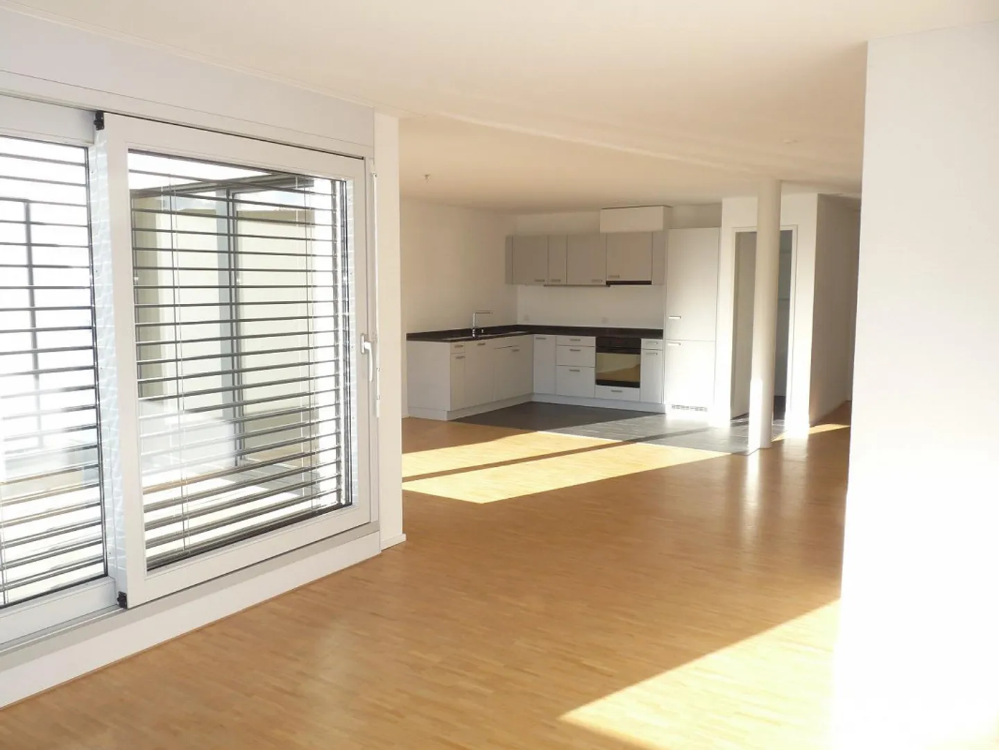 In the city center with a large terrace! - Photo 7 of 8