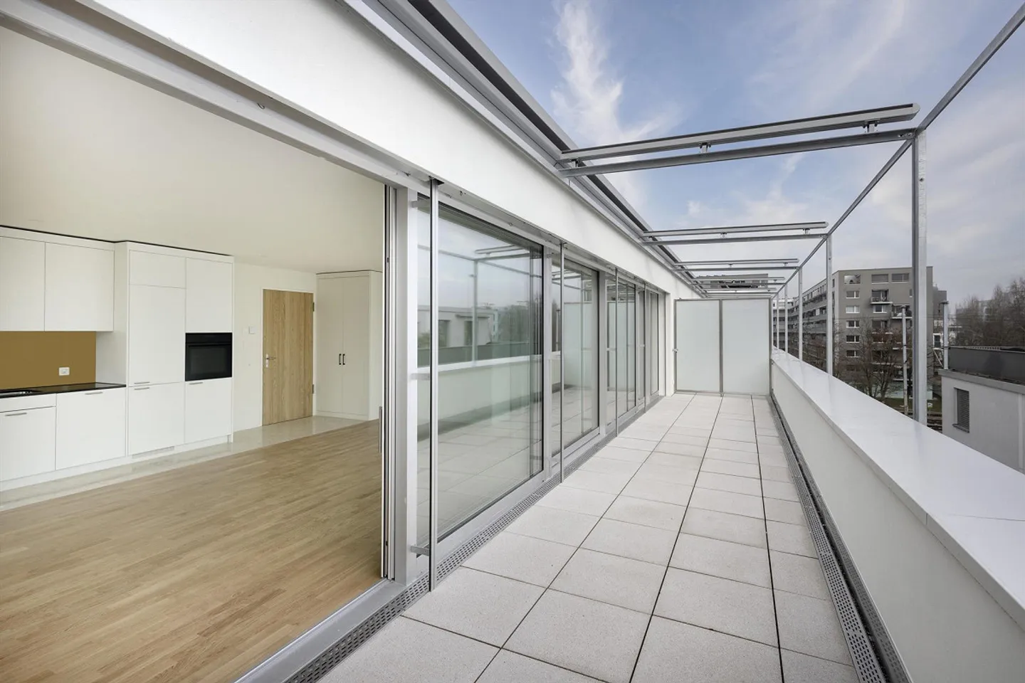Attractive 3.5-room penthouse apartment with large terrace - Photo 5 of 9