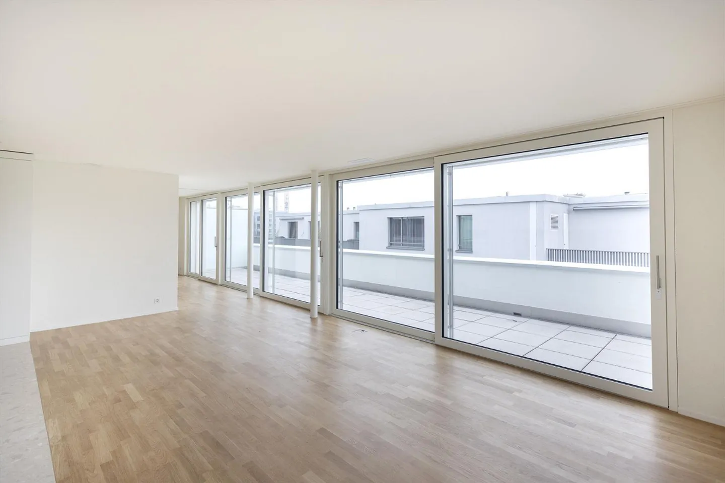 Attractive 3.5-room penthouse apartment with large terrace - Photo 6 of 9