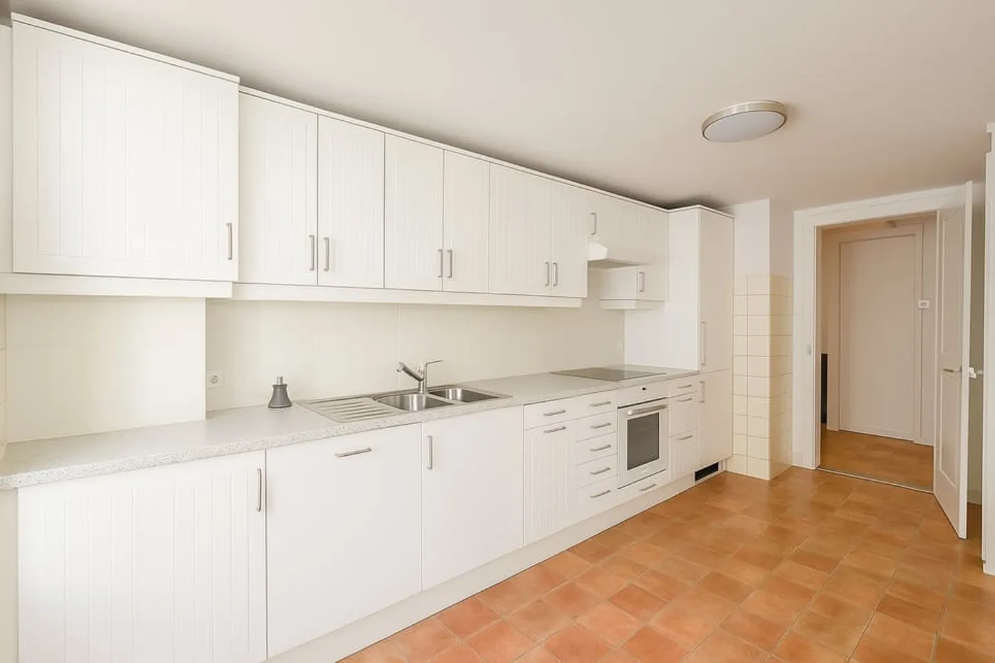 Charming renovated 2-room apartment in Laténa - Photo 1 of 8