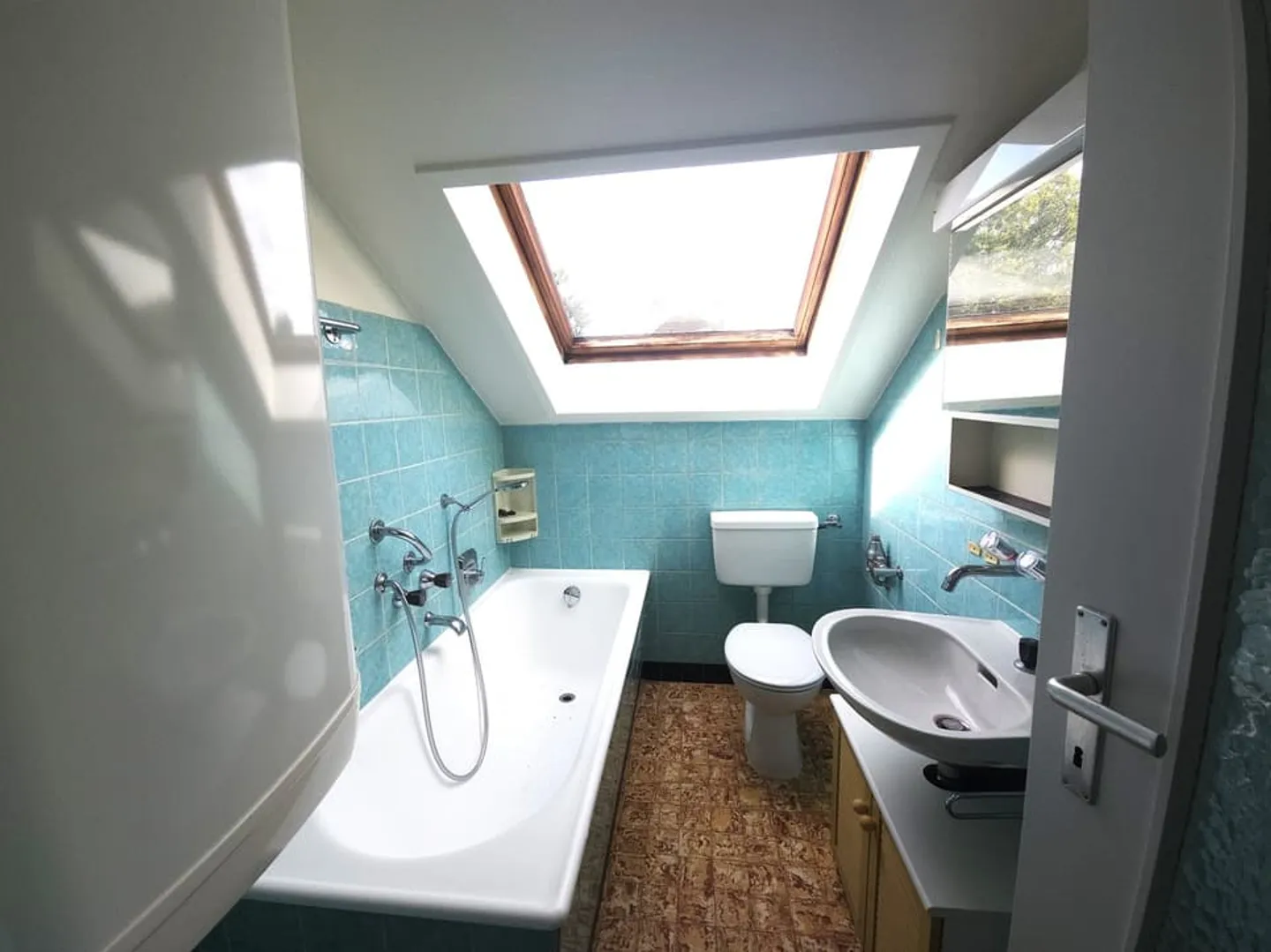 Charming renovated 2-room apartment in Laténa - Photo 6 of 8