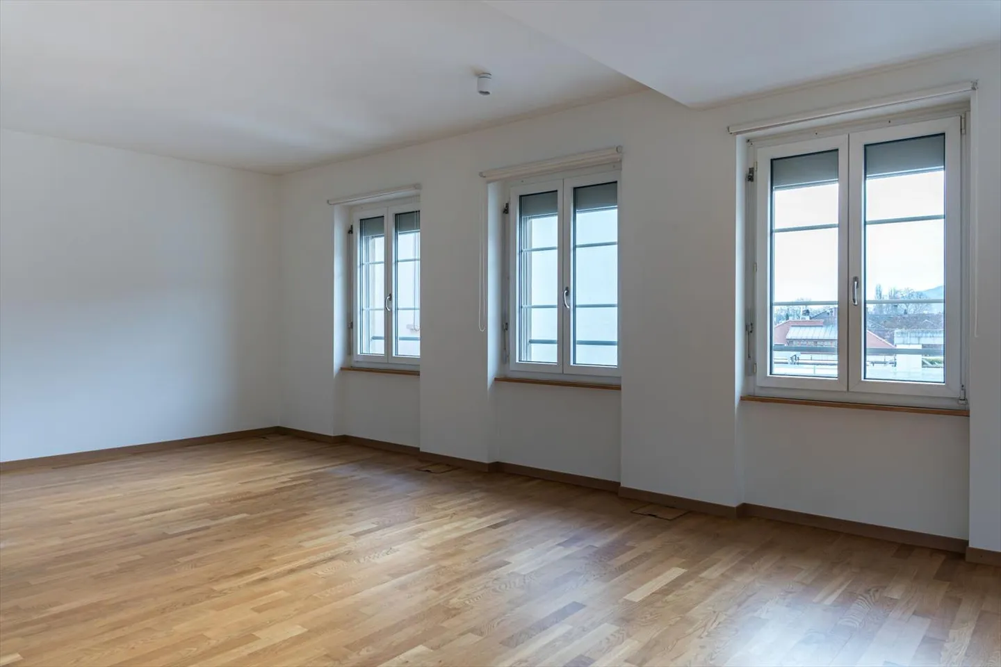 Appartement en duplex moderne et spacieux de 3,5 pièces au centre-ville - Photo 3 sur 13