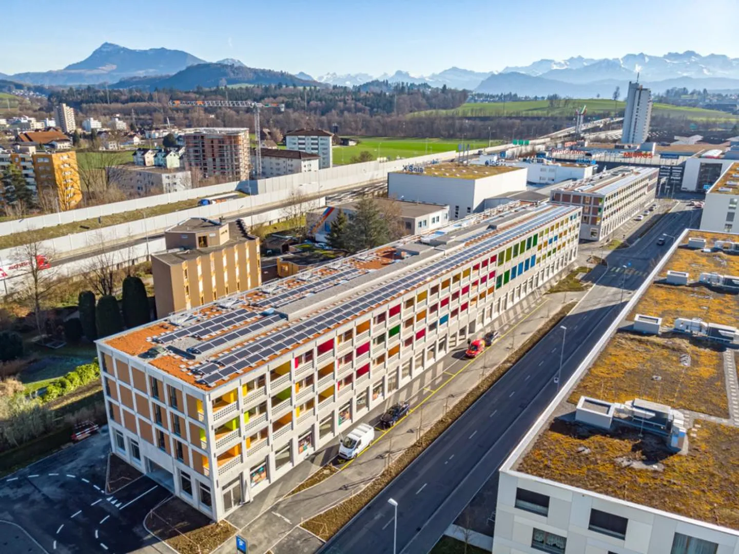 Appartement moderne avec de nombreux avantages - Photo 1 sur 4