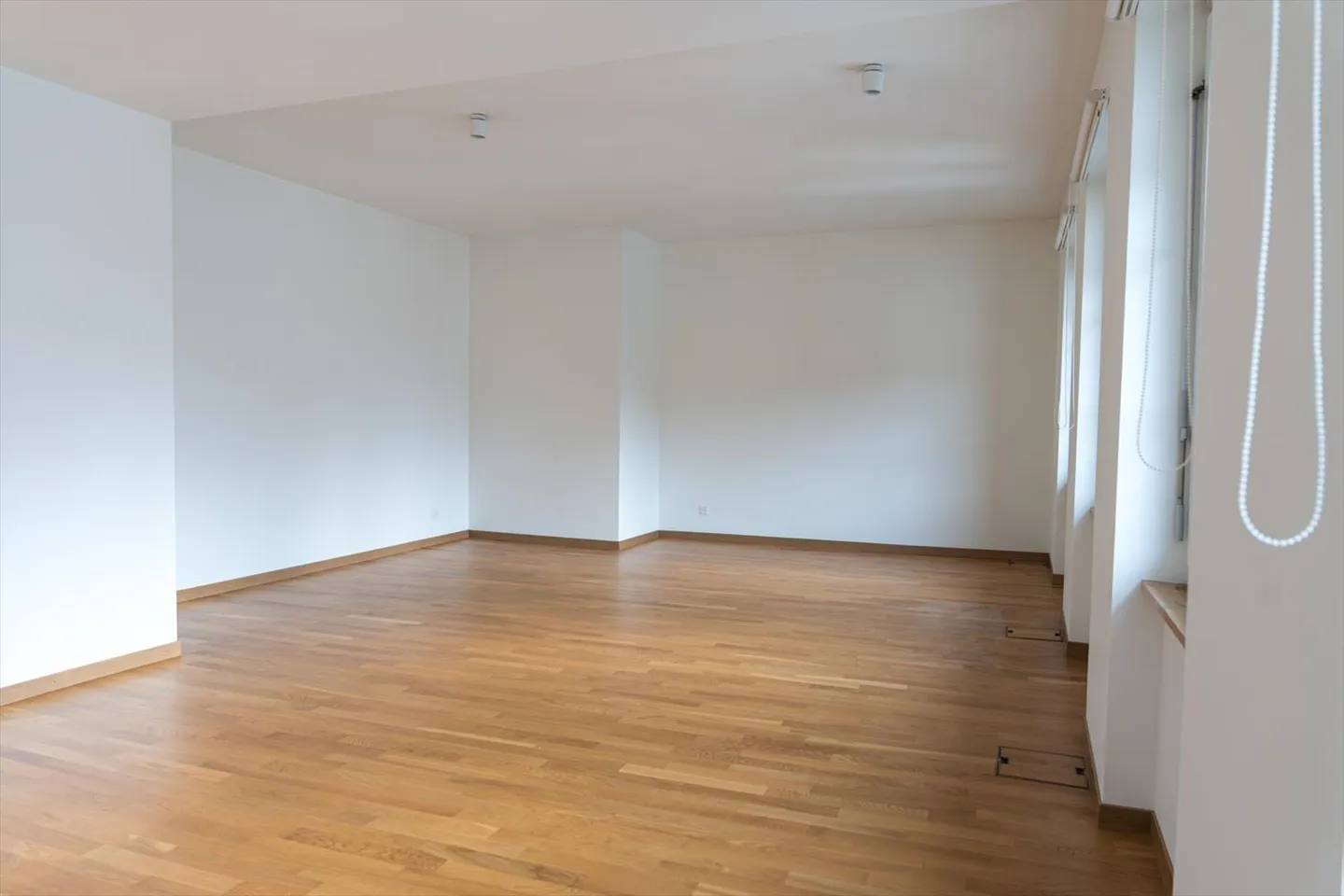 Appartement en duplex moderne et spacieux de 3,5 pièces au centre-ville - Photo 4 sur 13