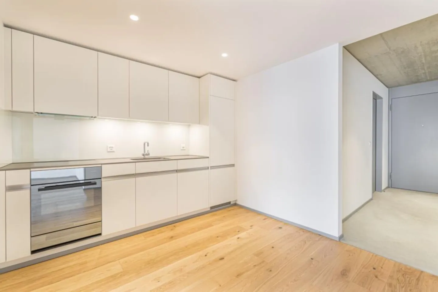 Appartement moderne avec de nombreux avantages - Photo 3 sur 4