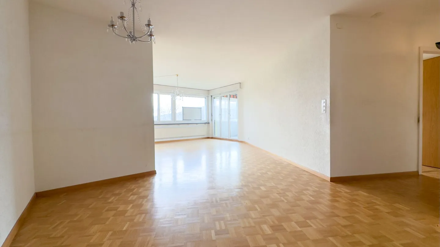 Central 4.5 Room Apartment in Family-Friendly Location Copy - Photo 2 of 8