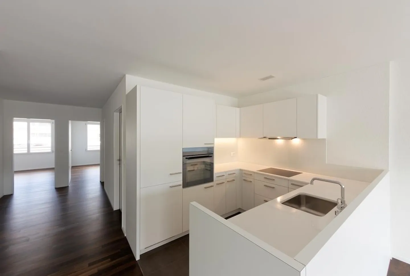 MODERN LIVING NEAR TRAIN STATION - Photo 2 of 7