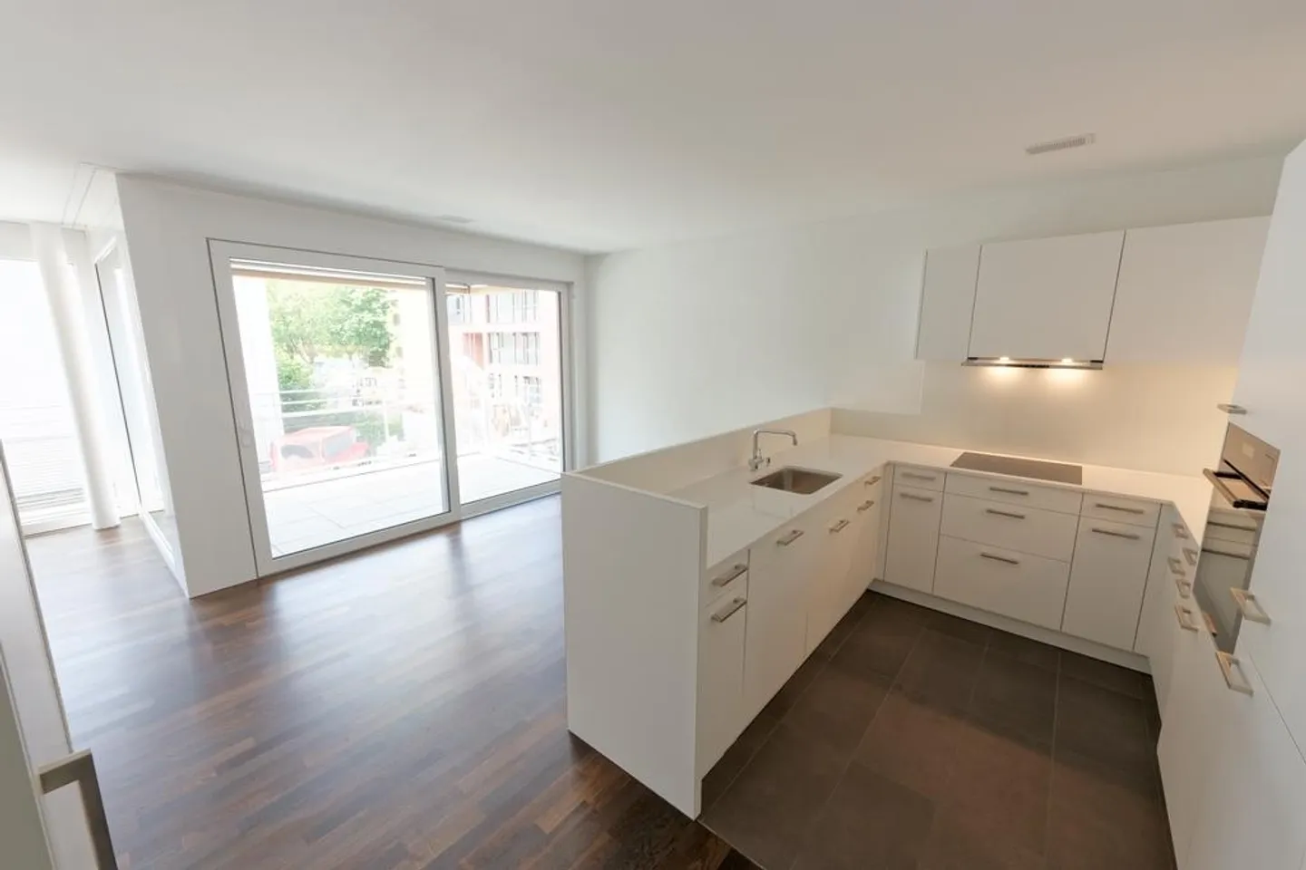 MODERN LIVING NEAR TRAIN STATION - Photo 3 of 7