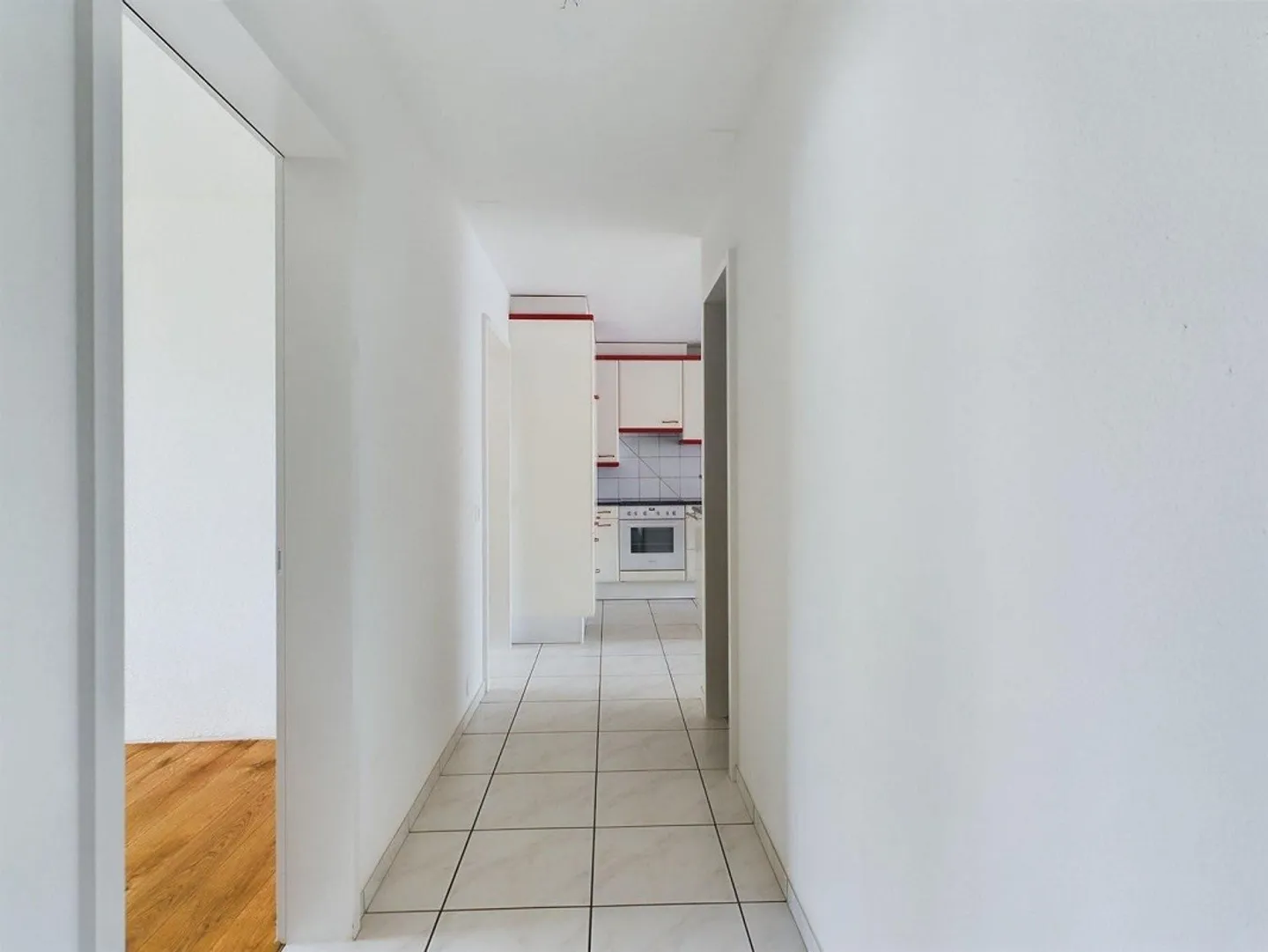 Charmante 4-Zimmer Wohnung in Busswil - Foto 4 von 10