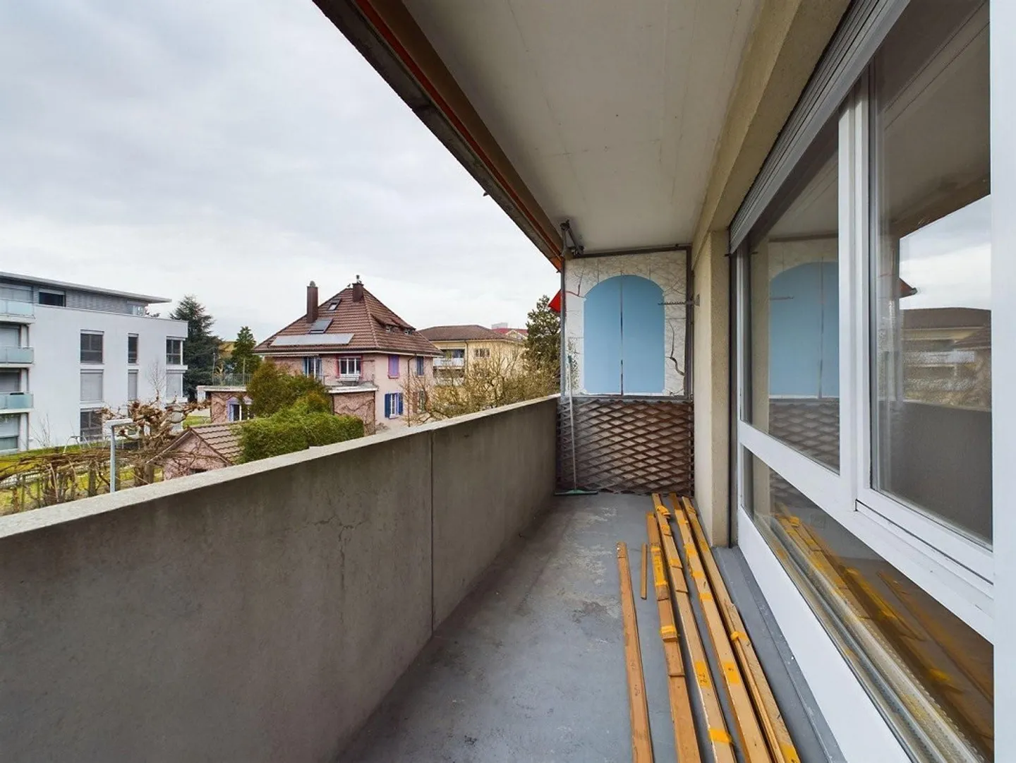 Charmante 4-Zimmer Wohnung in Busswil - Foto 8 von 10