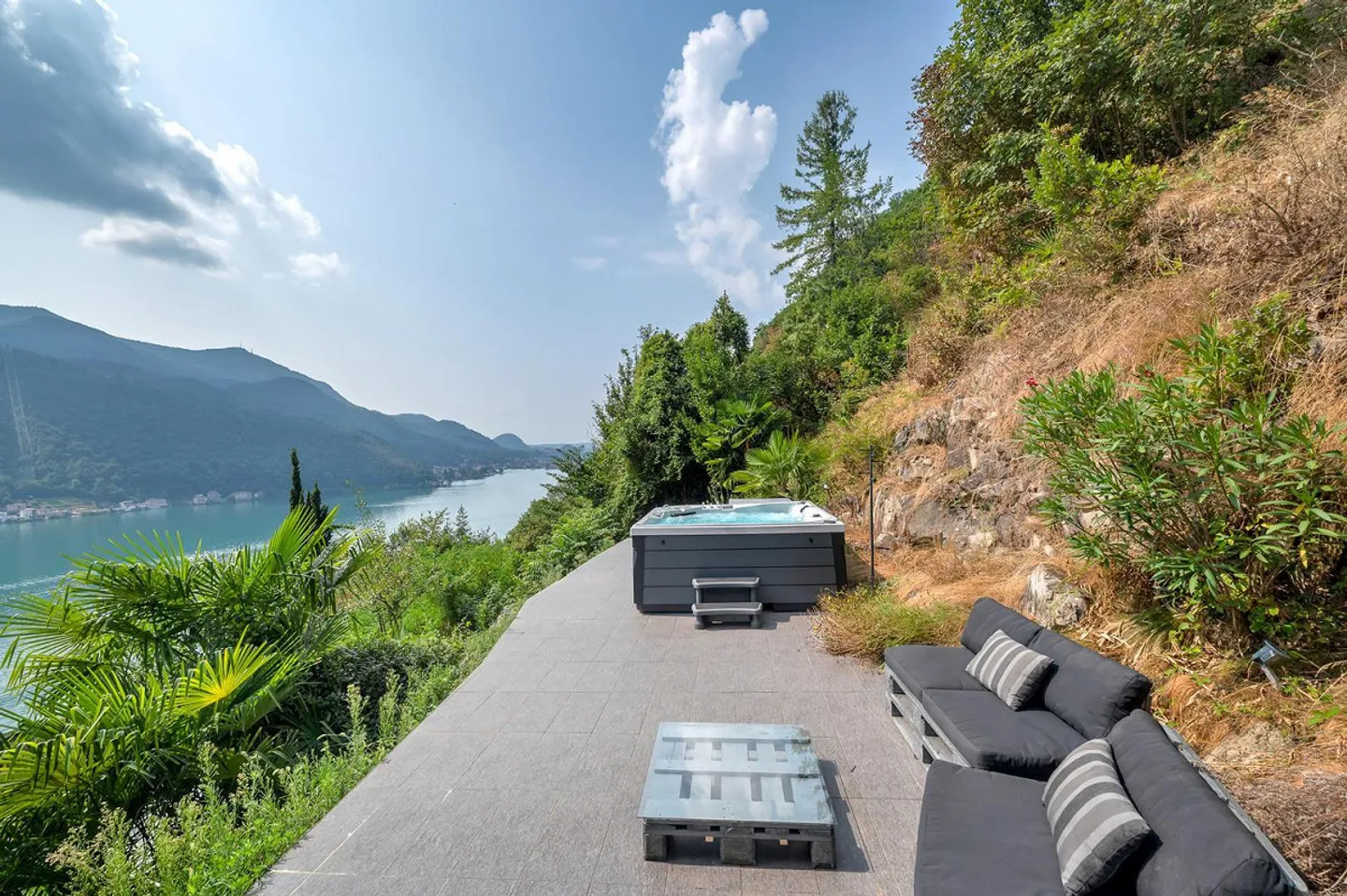 Villa di charme a Morcote con giardino e vista lago mozzafiato - Foto 12 von 14