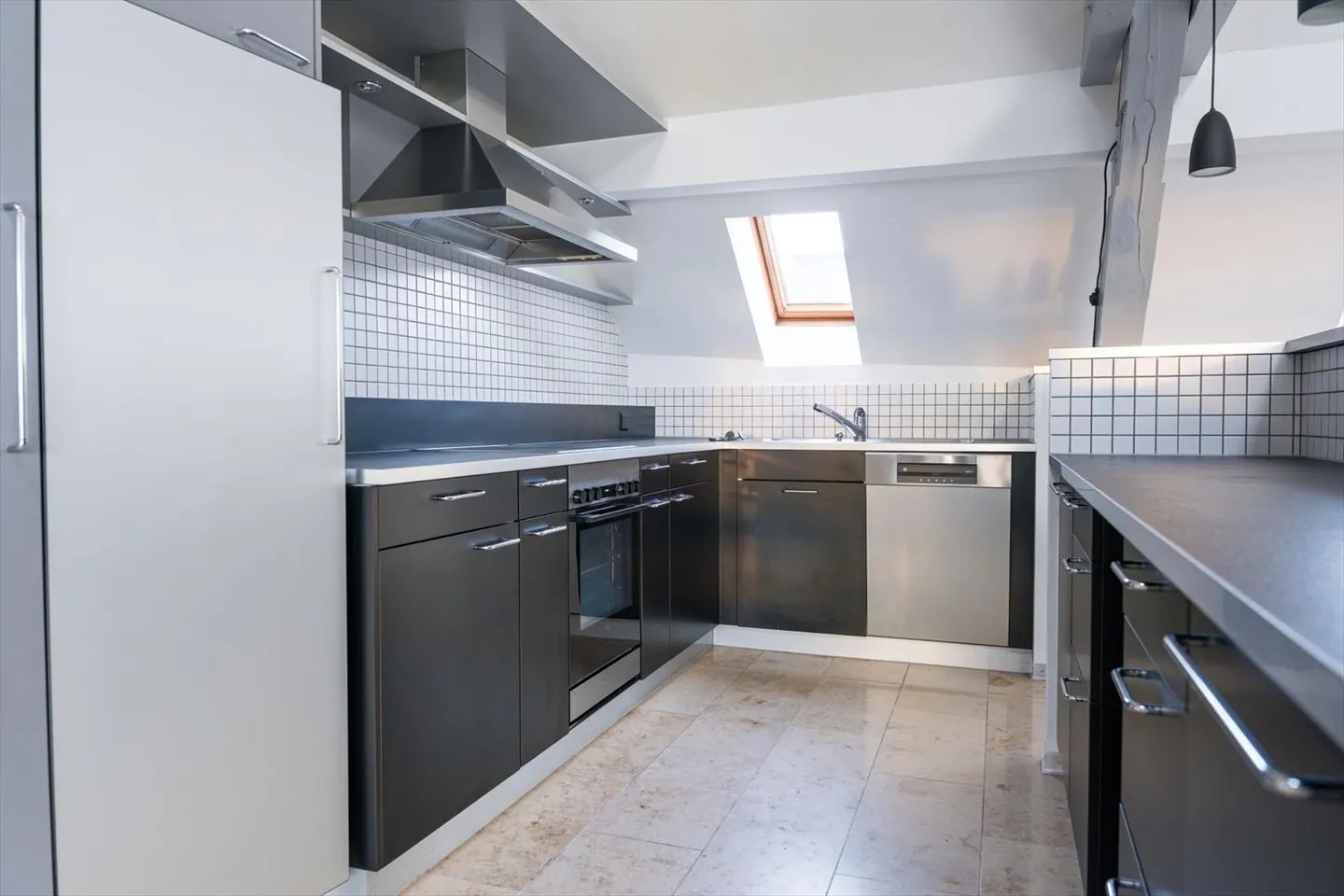 Appartement en duplex moderne et spacieux de 3,5 pièces au centre-ville - Photo 12 sur 13