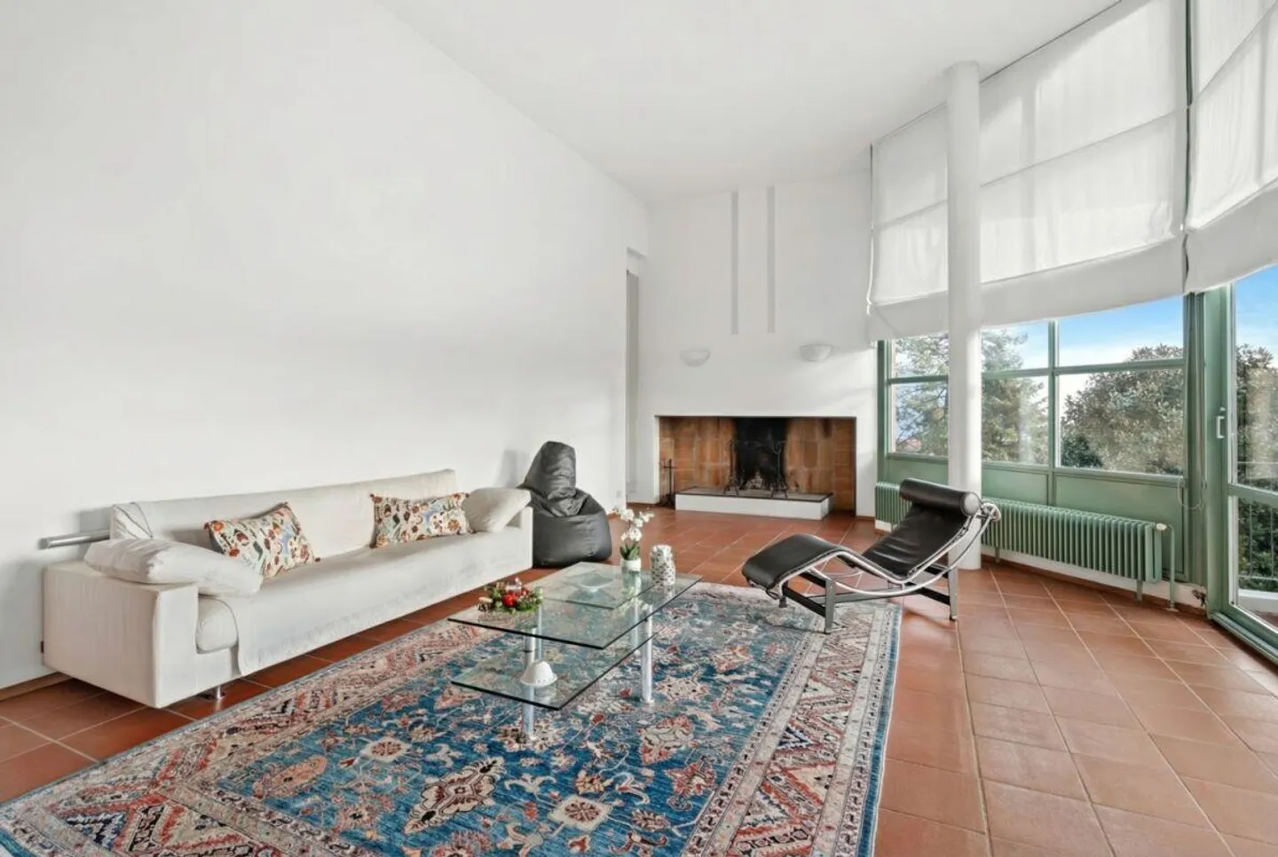 Stunning villa with large garden and view - Photo 7 of 30