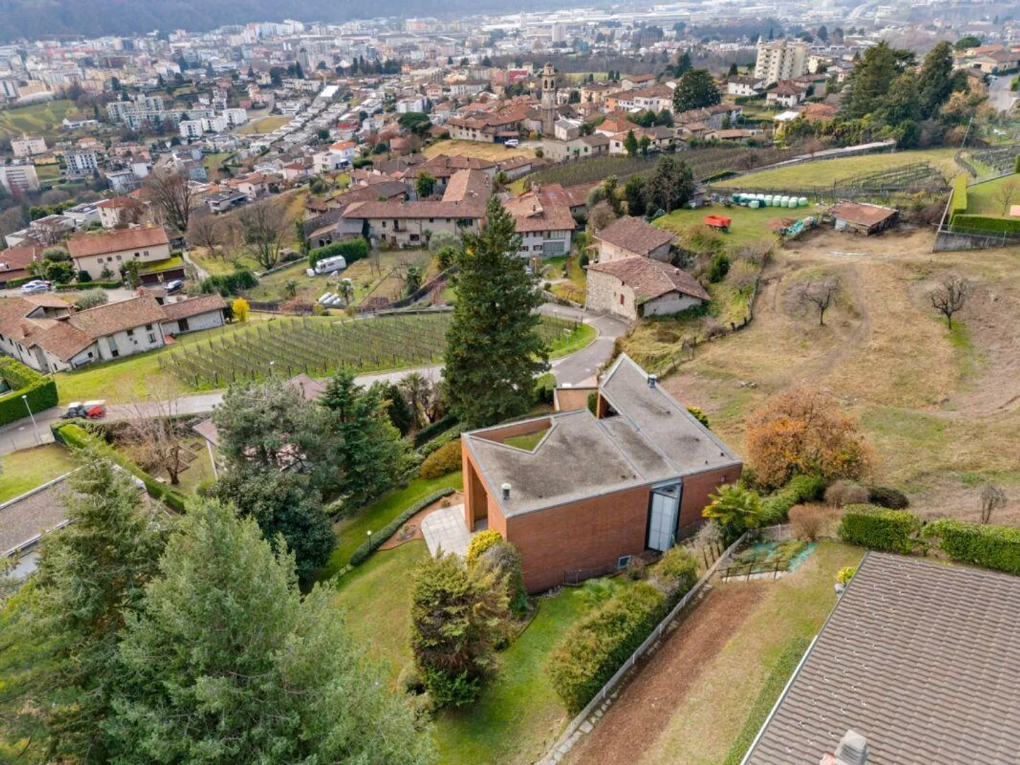 Stunning villa with large garden and view - Photo 24 of 30