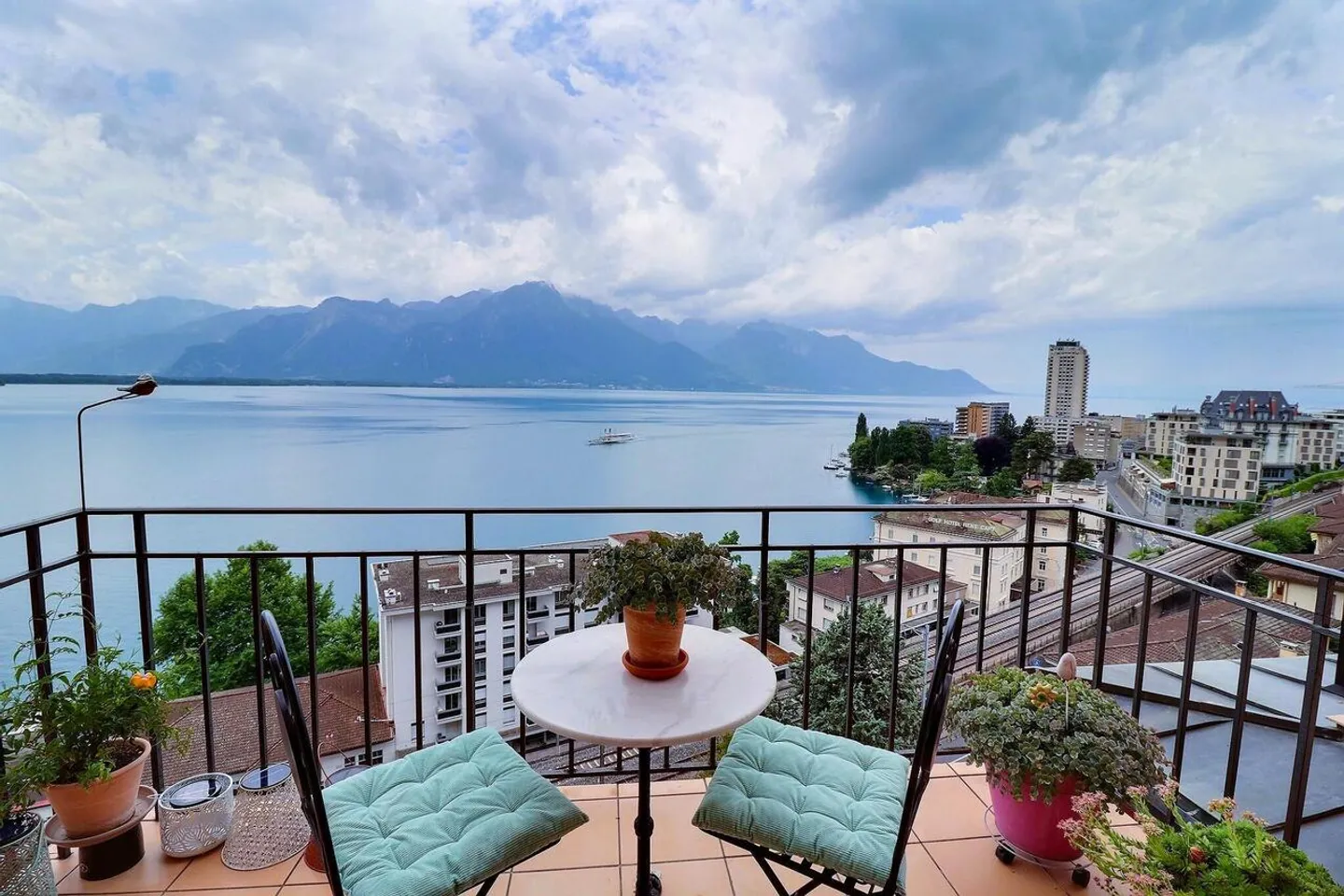 Appartamento in usufrutto occupato senza affitto Vista eccezionale sul lago a Territet (VD) - Foto 1 di 13