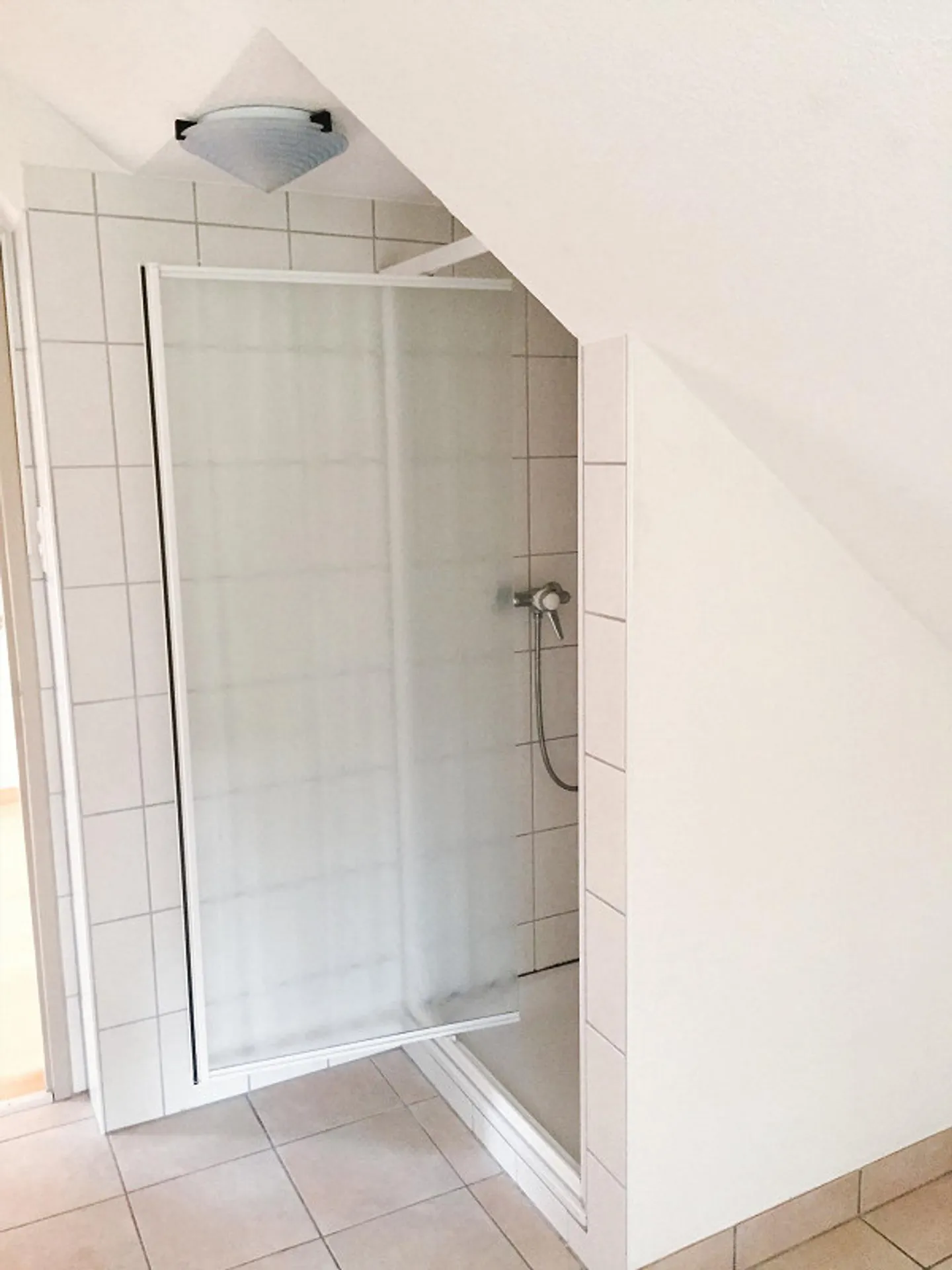 Casa unifamiliare su grande proprietà vicino alla Thur, situata nel centro di Wattwil - Foto 20 di 20