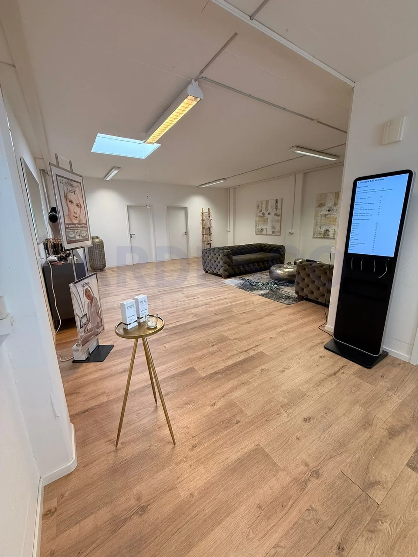 Treatment room in beauty studio for rent! - Photo 2 of 3