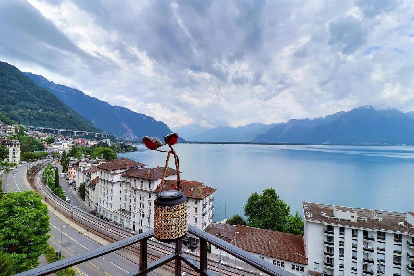 Appartamento in usufrutto occupato senza affitto Vista eccezionale sul lago a Territet (VD) - Foto 3 di 13