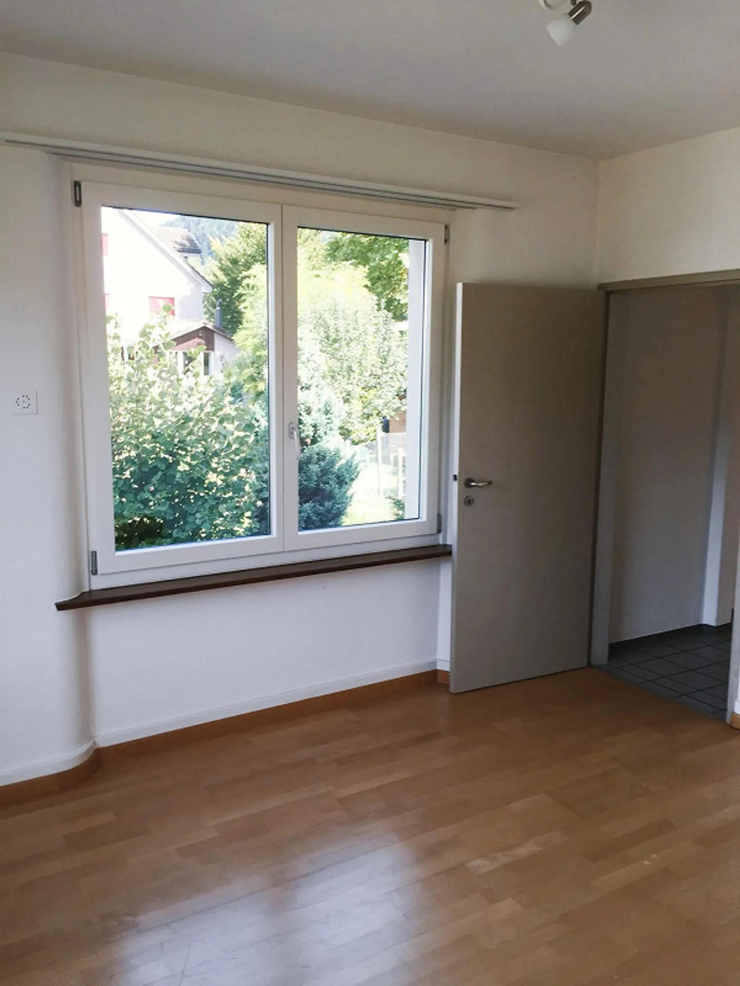 Casa unifamiliare su grande proprietà vicino alla Thur, situata nel centro di Wattwil - Foto 14 di 20