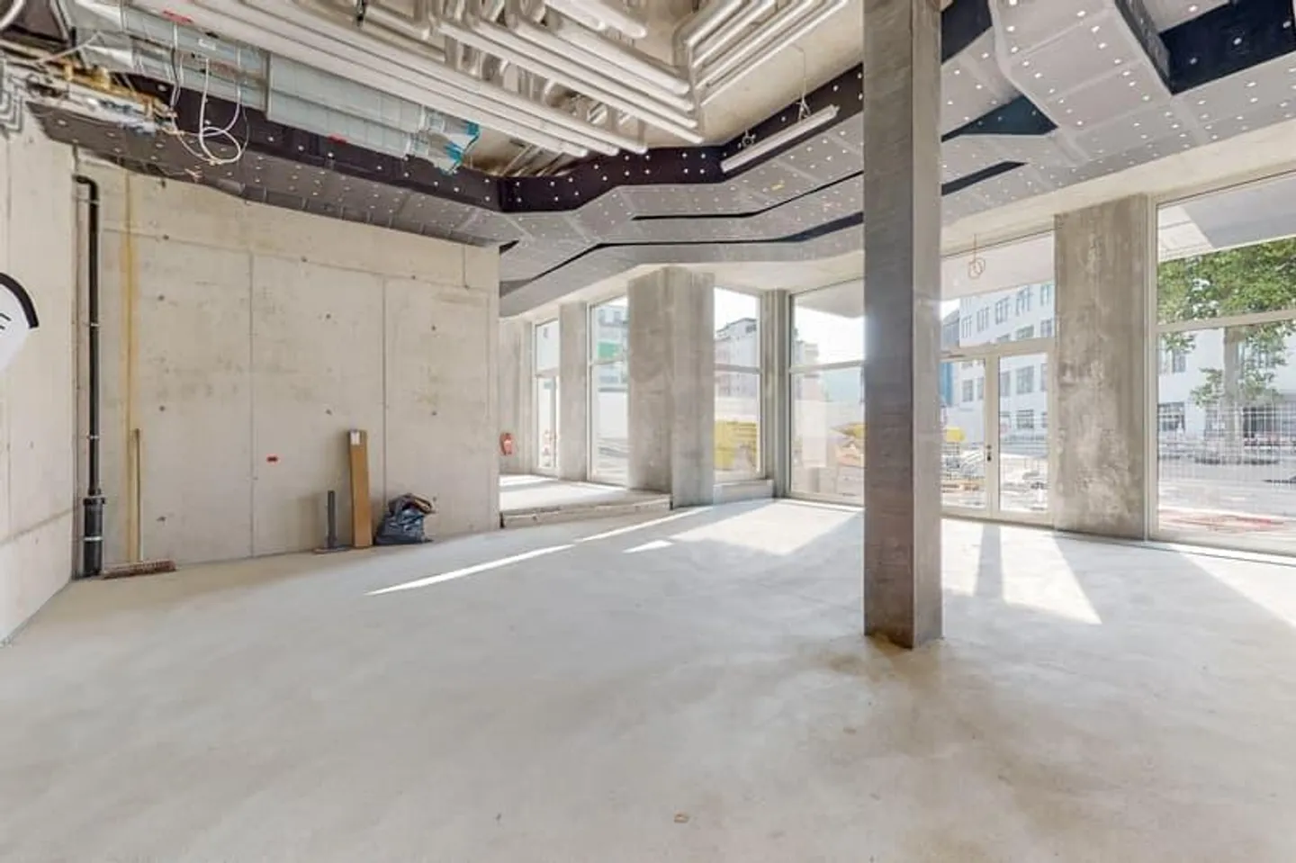 Nel cuore del "nuovo" centro di Neuhausen. - Foto 5 di 6