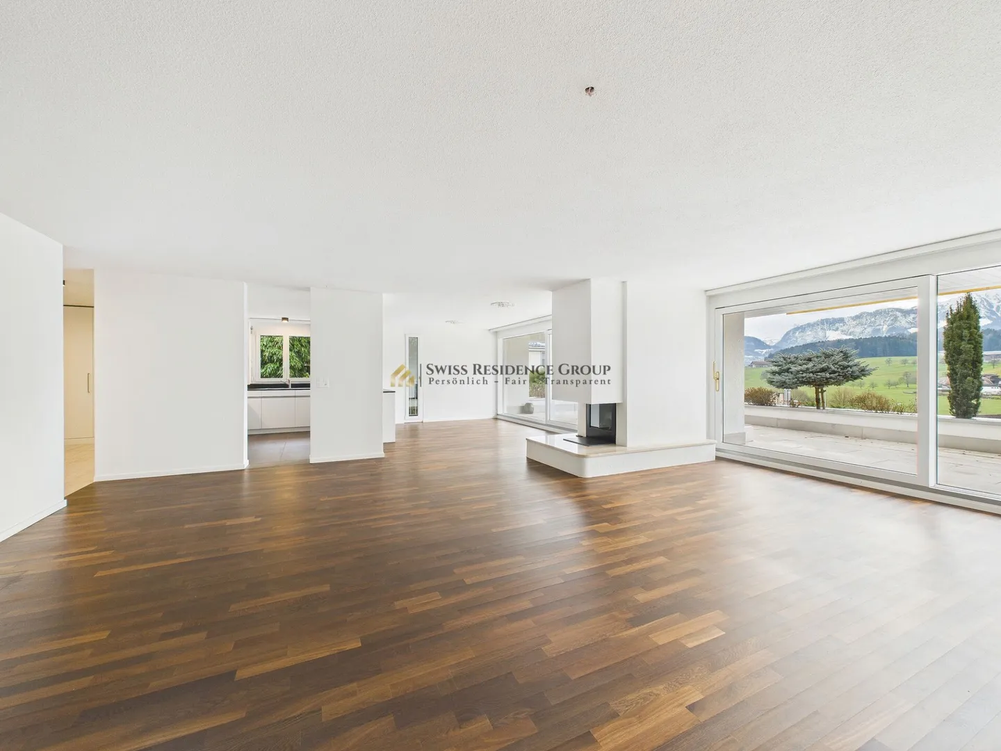 A Home Above the Rooftops: Dreamy, Renovated Maisonette with Panoramic Mountain Backdrop - Photo 8 of 21