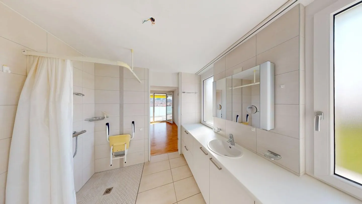 Living from 50: High-quality, modern 3.5-room apartment including carport - Photo 12 of 13