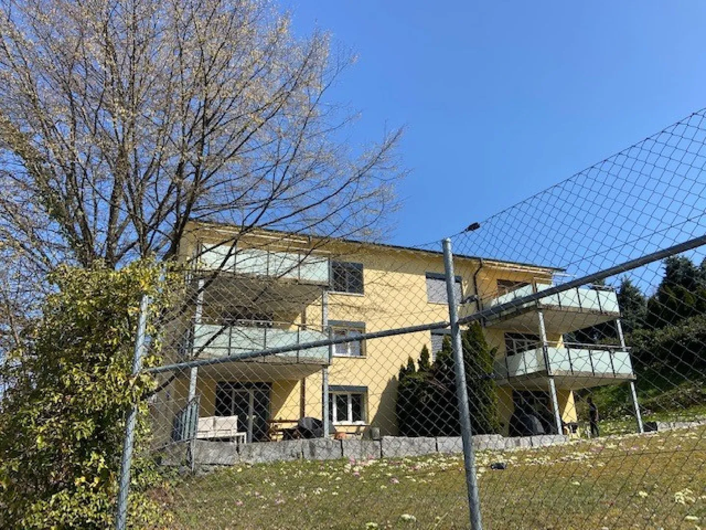 Appartement moderne de 3,5 pièces avec grand balcon - Photo 2 sur 8