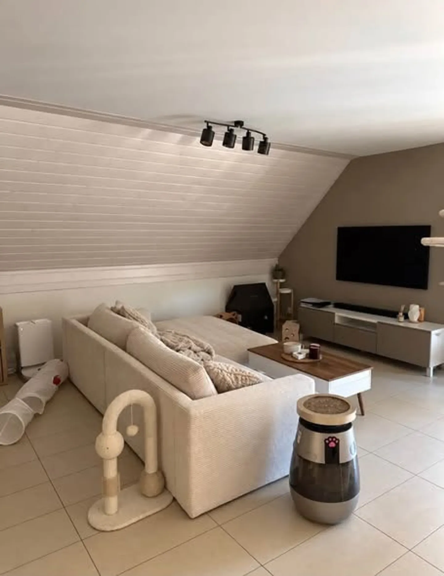 Charming Duplex Apartment - Photo 2 of 5