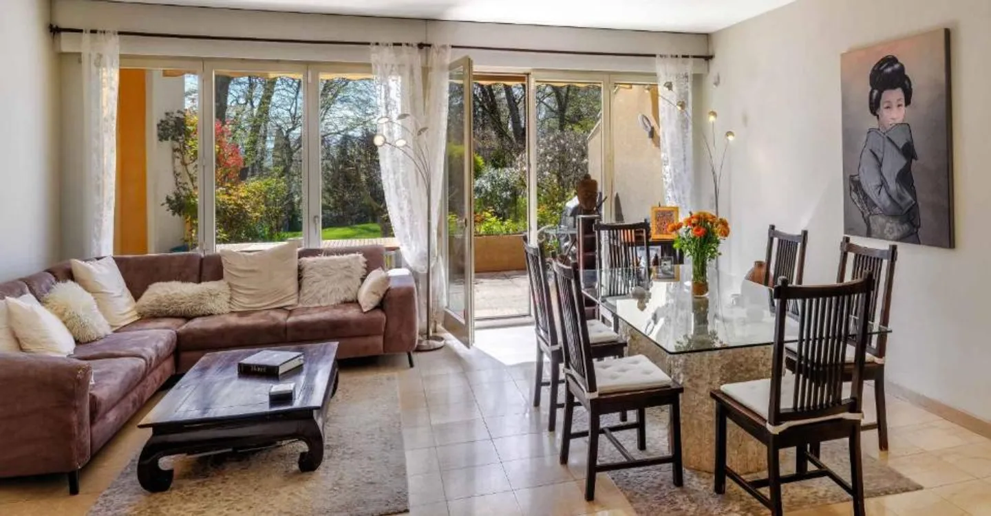 Charming Townhouse in Vandoeuvres - Photo 2 of 5