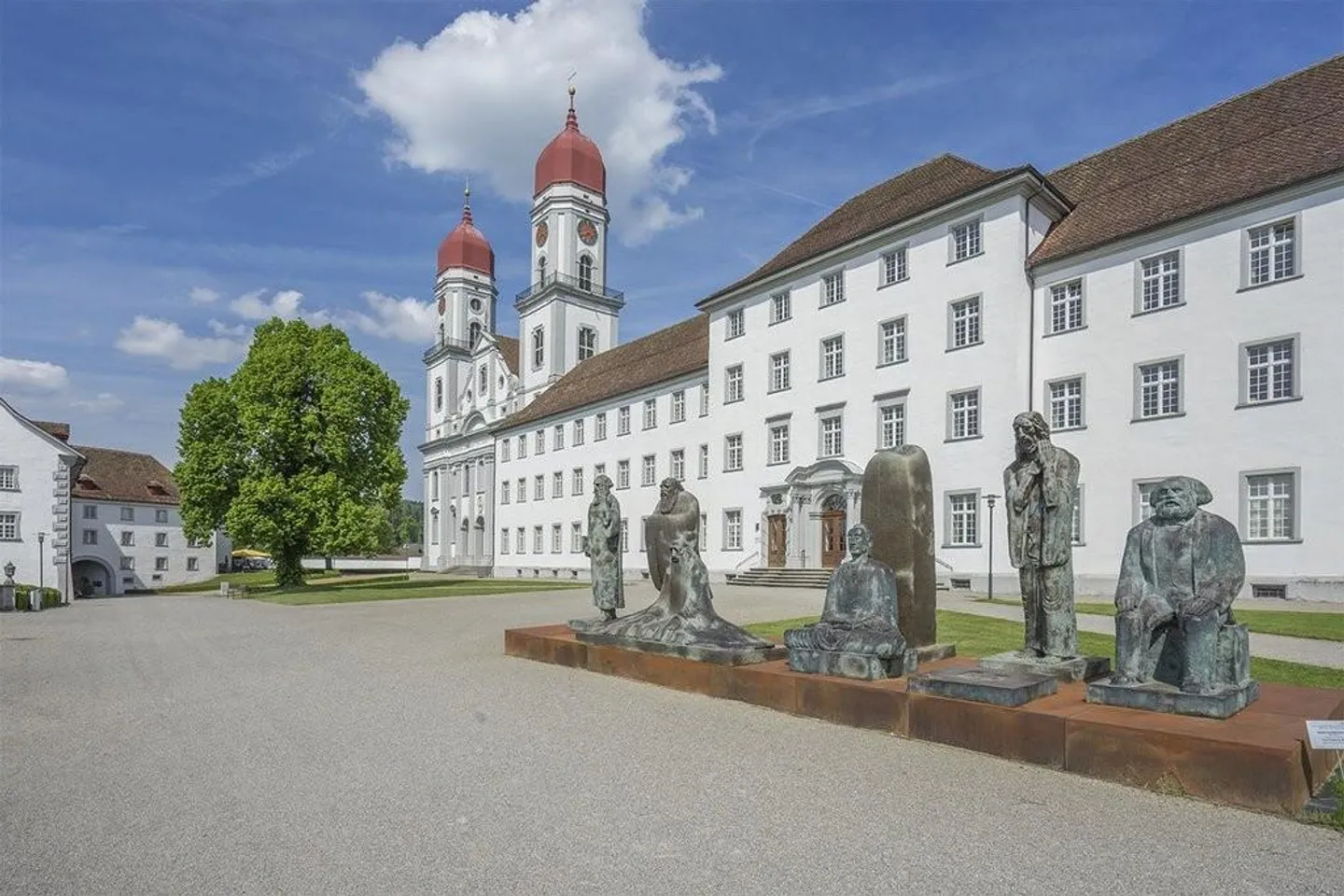 Charmante 2.5 Zimmer Wohnung - Foto 1 von 6