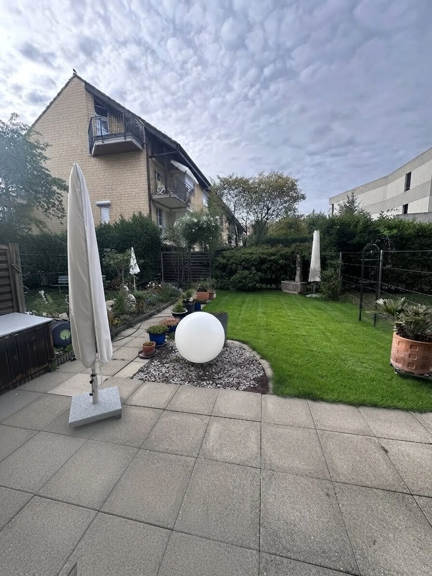 Elegante townhouse con giardino - Foto 7 di 13