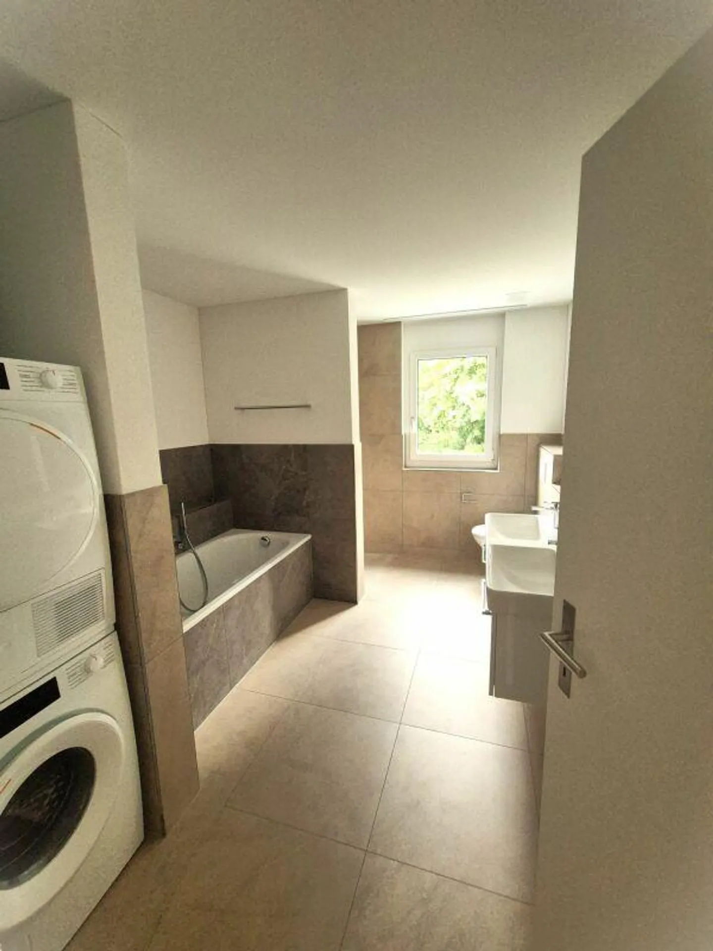 First occupancy 5.5 room apartment at Entenbach - Photo 3 of 7