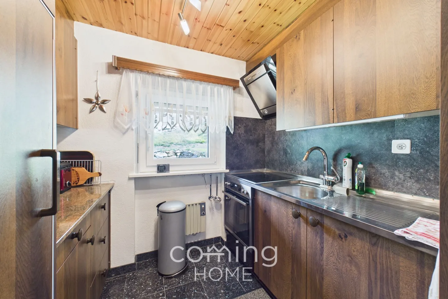 Cozy 2.5-room apartment in Saas-Grund - Alpine panorama and feel-good atmosphere - Photo 6 of 12