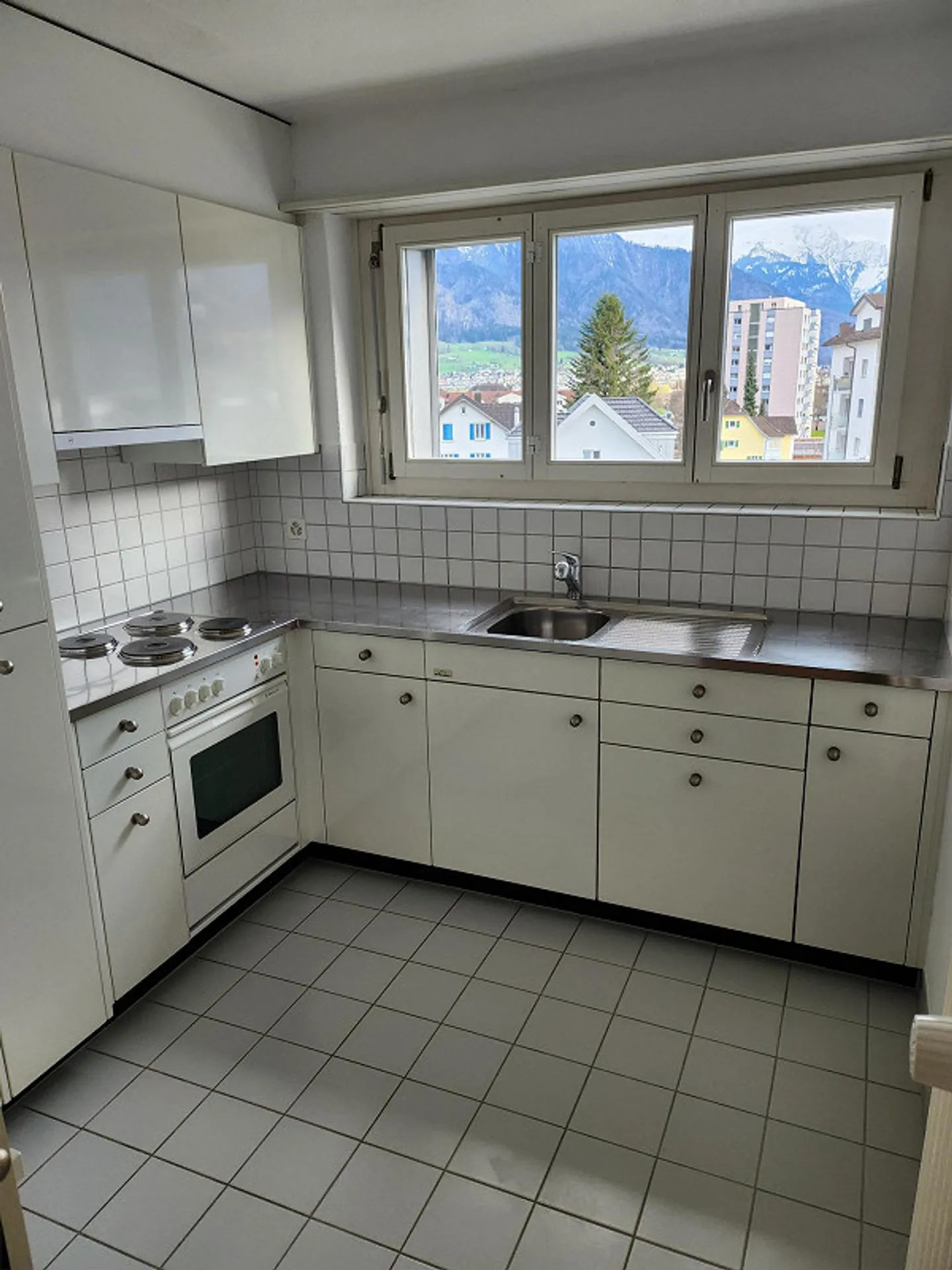 Zentrales Apartment mit Balkon - Foto 2 von 11