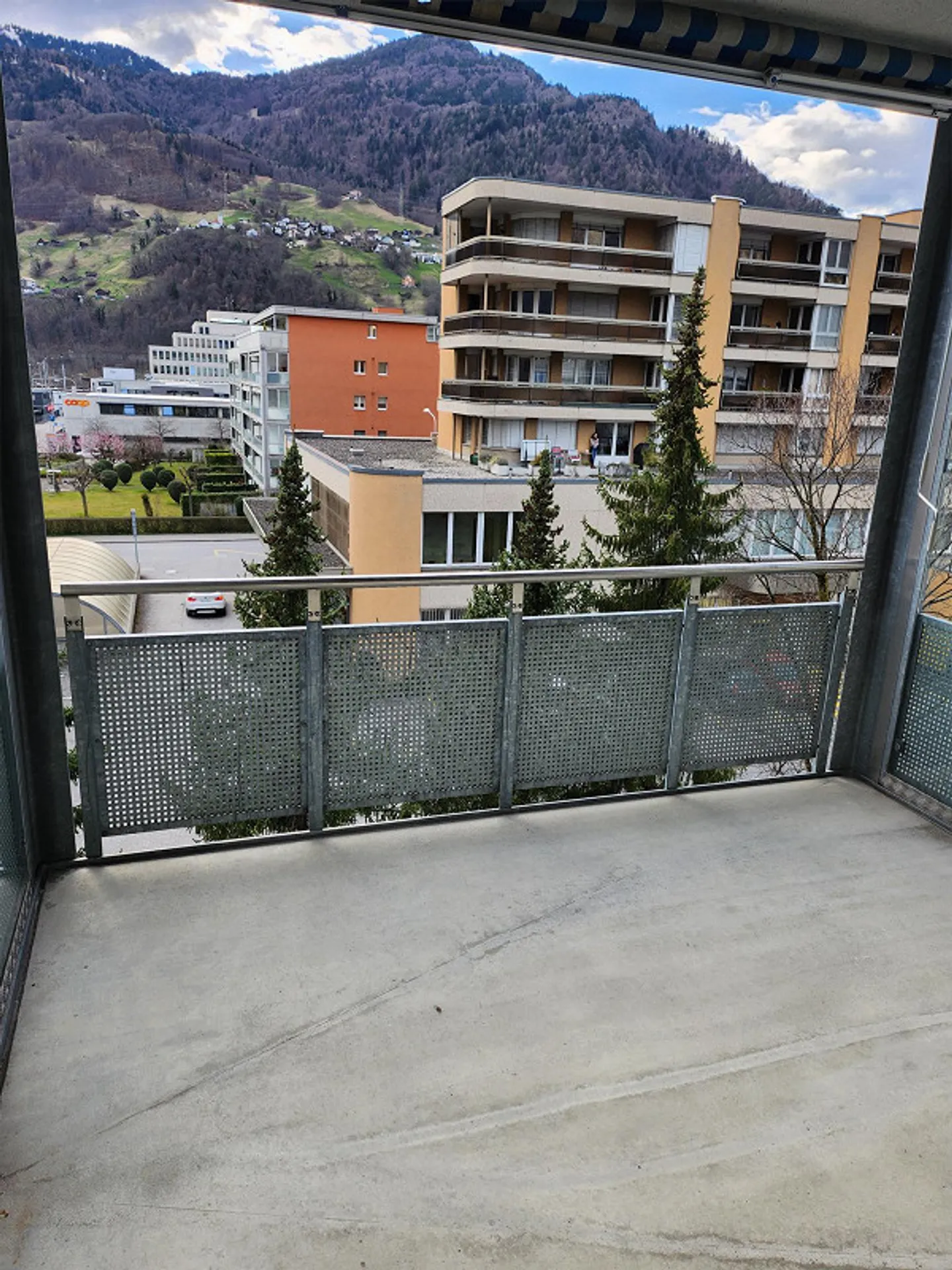 Zentrales Apartment mit Balkon - Foto 11 von 11