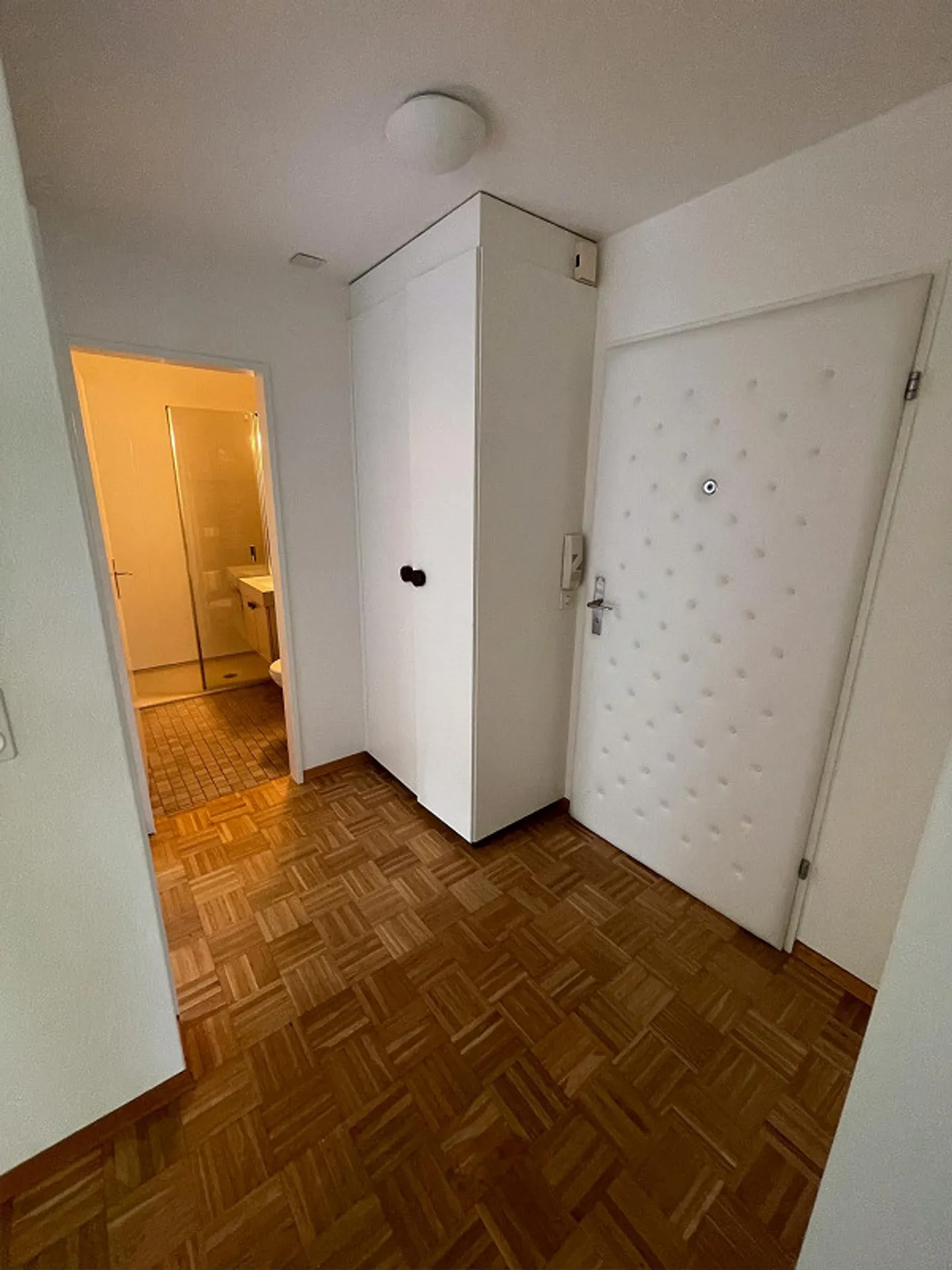 2-room apartment in condominium with outdoor seating area - Photo 5 of 12