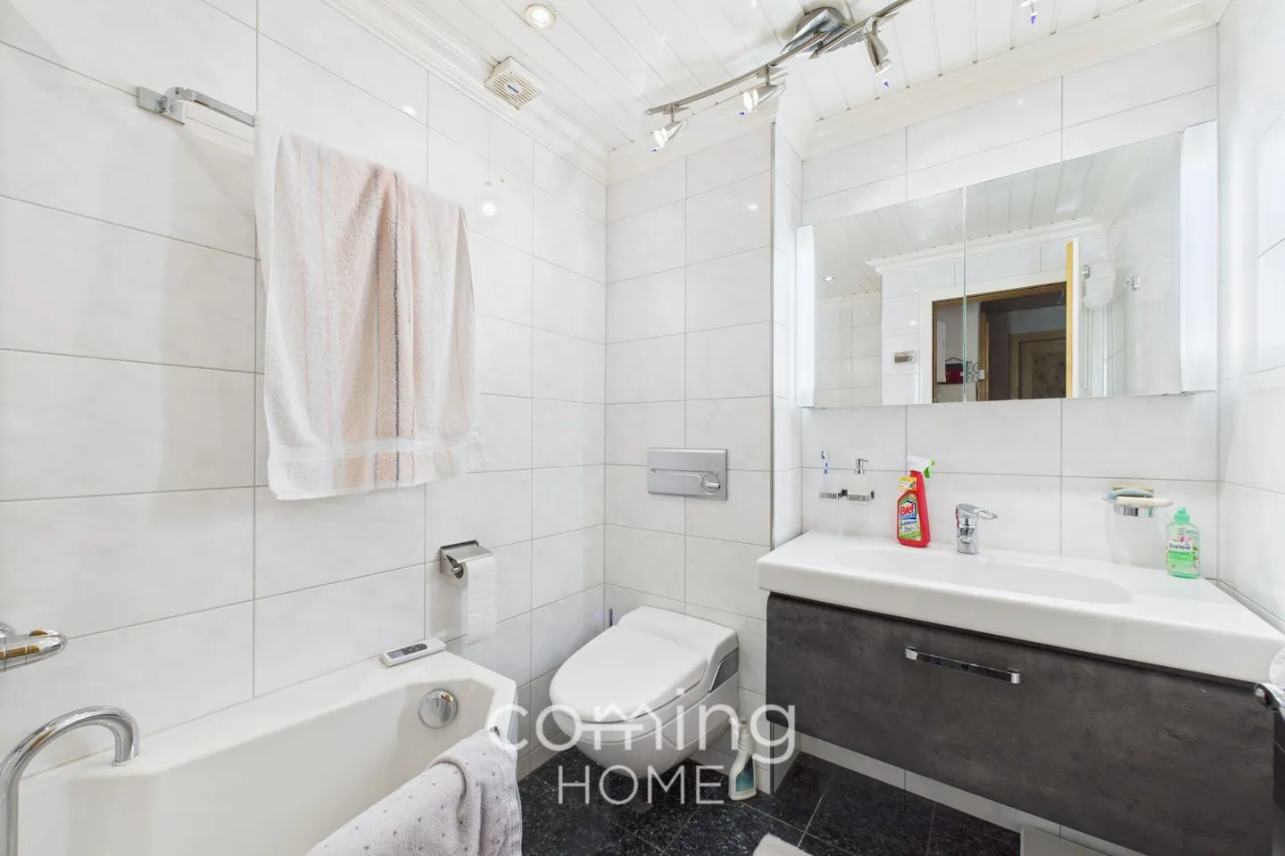 Cozy 2.5-room apartment in Saas-Grund - Alpine panorama and feel-good atmosphere - Photo 10 of 12