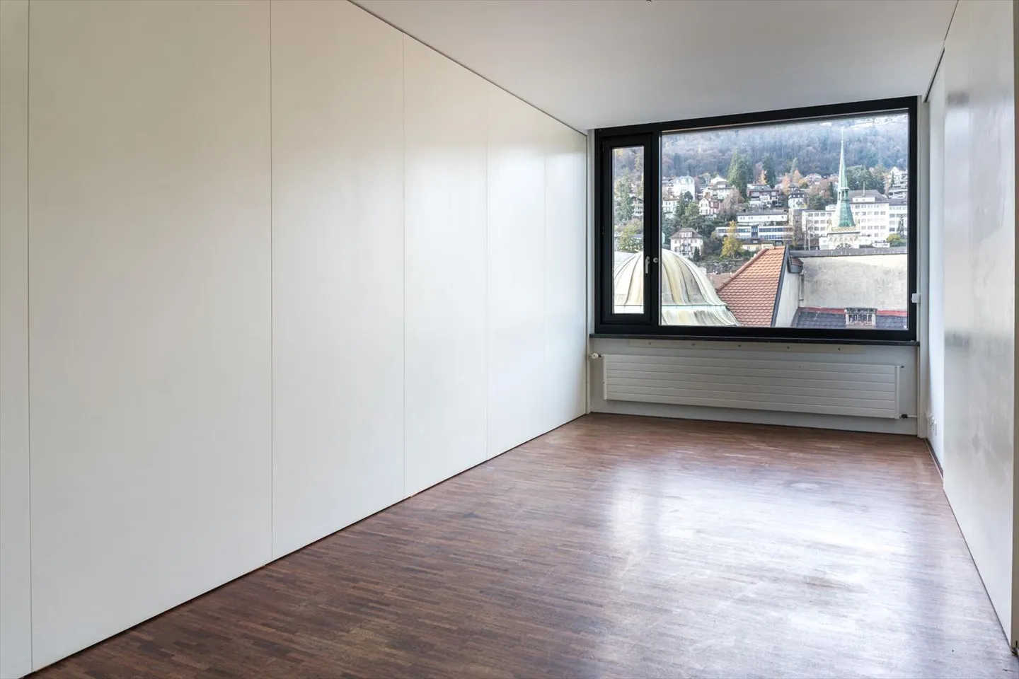 Spacious 5.5-room attic apartment in the center of Biel/Bienne - Photo 6 of 13