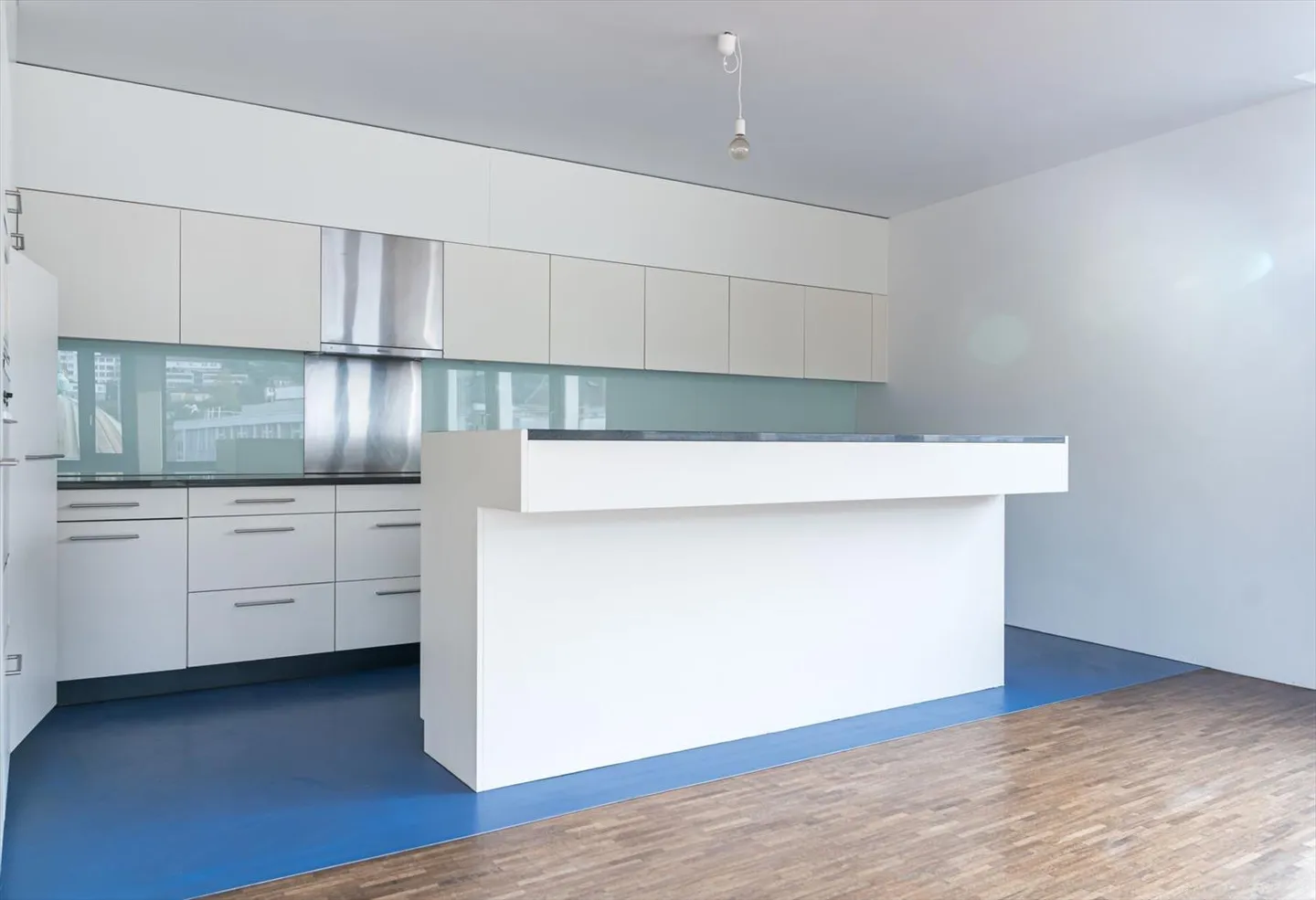 Spacious 5.5-room attic apartment in the center of Biel/Bienne - Photo 7 of 13