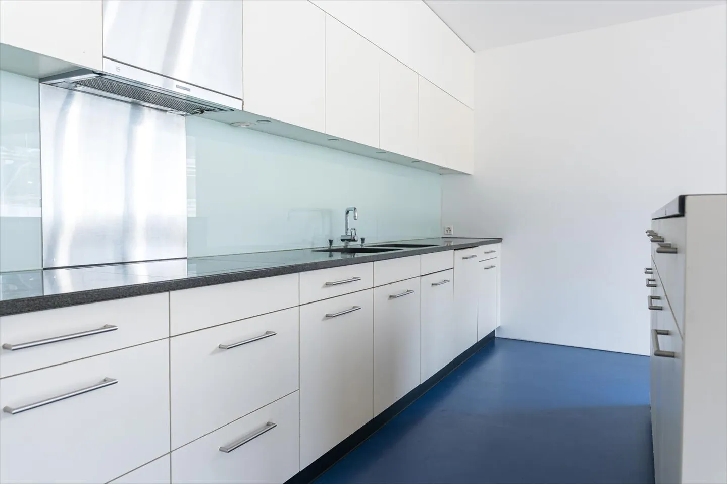 Spacious 5.5-room attic apartment in the center of Biel/Bienne - Photo 8 of 13