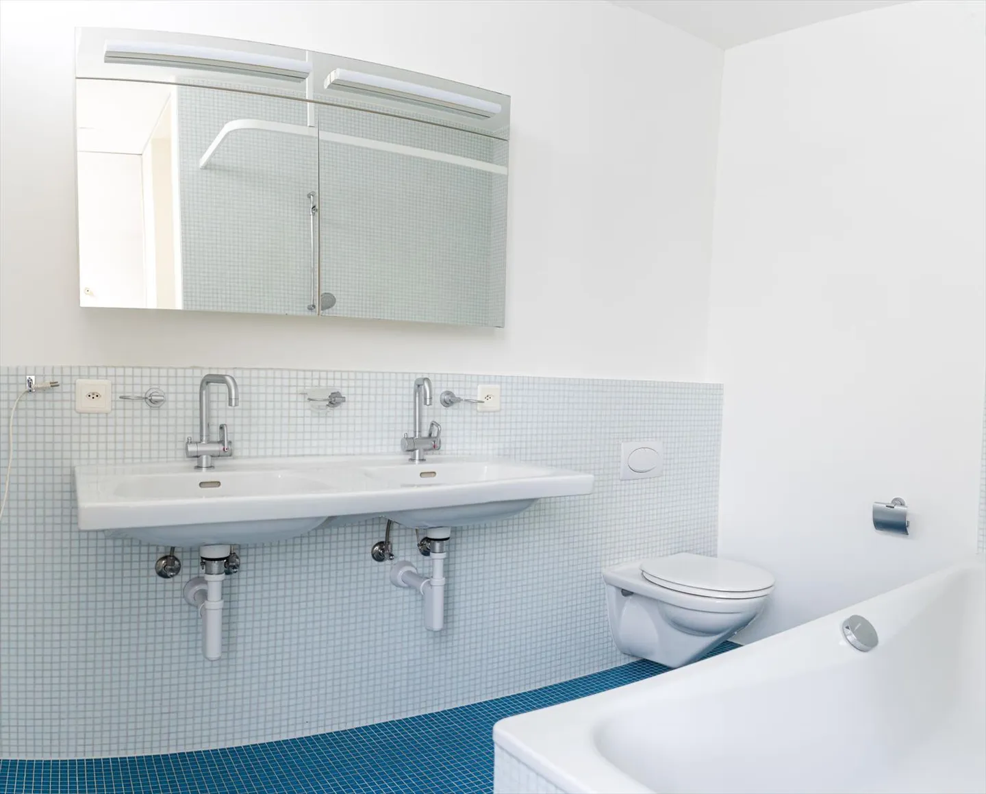 Spacious 5.5-room attic apartment in the center of Biel/Bienne - Photo 10 of 13