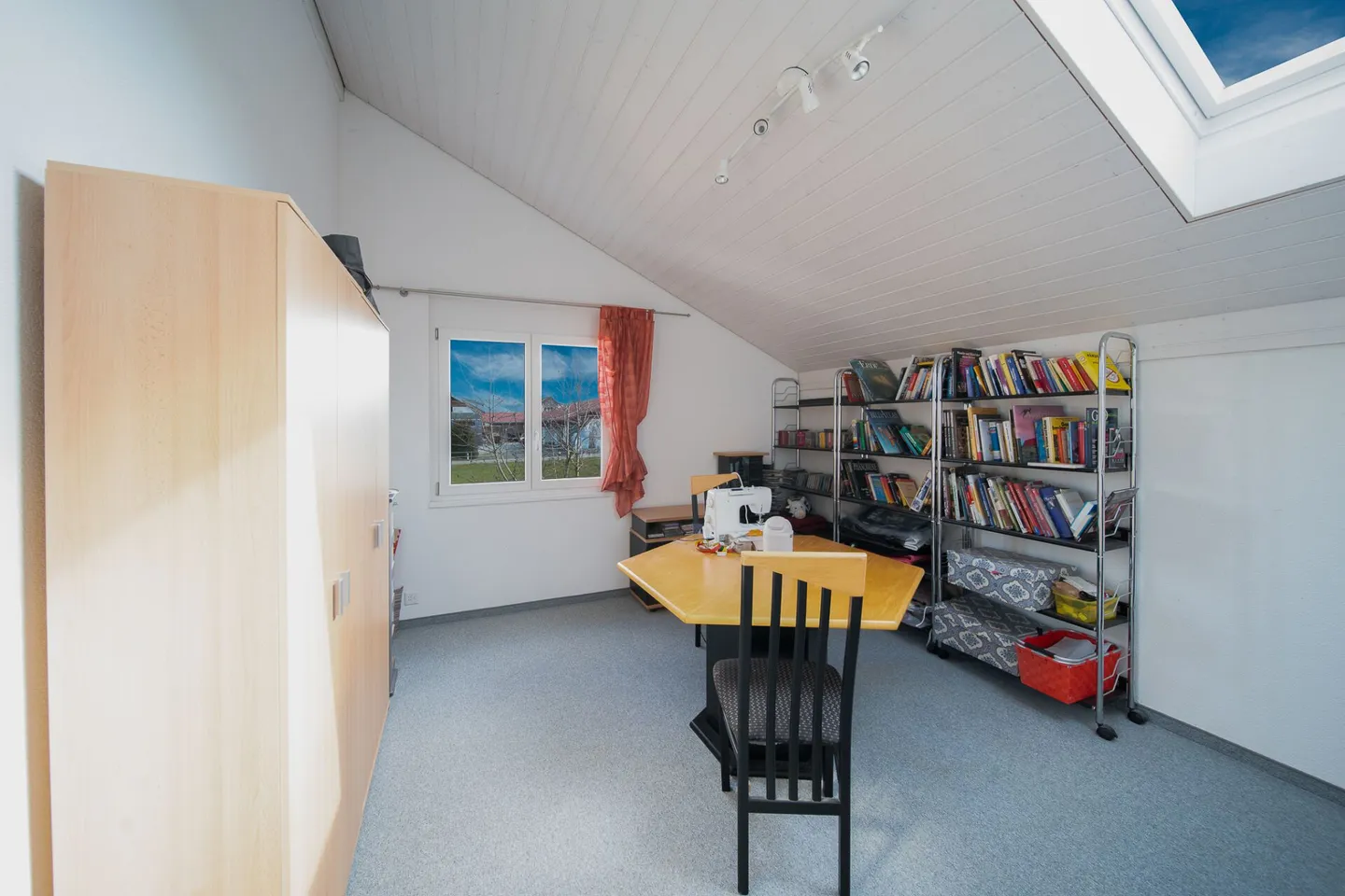 Belle maison avec piscine et écurie - Photo 11 sur 16