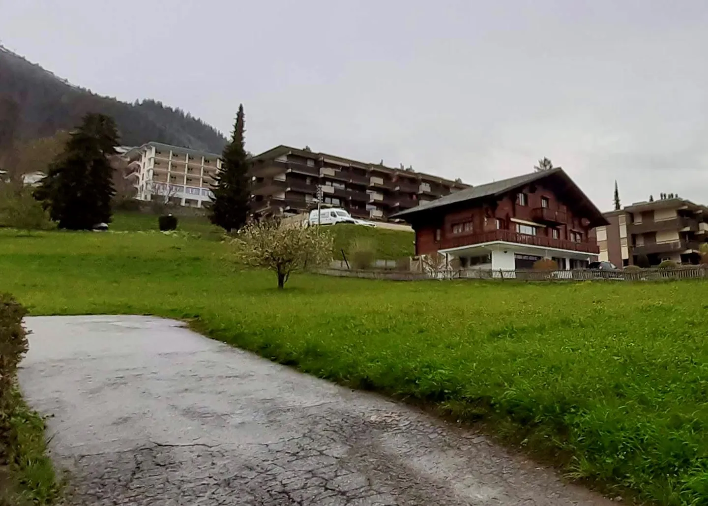 Residential building for sale - Photo 4 of 5