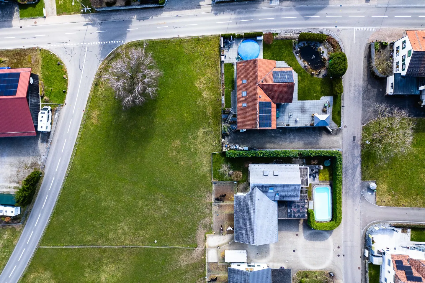 Belle maison avec piscine et écurie - Photo 1 sur 16