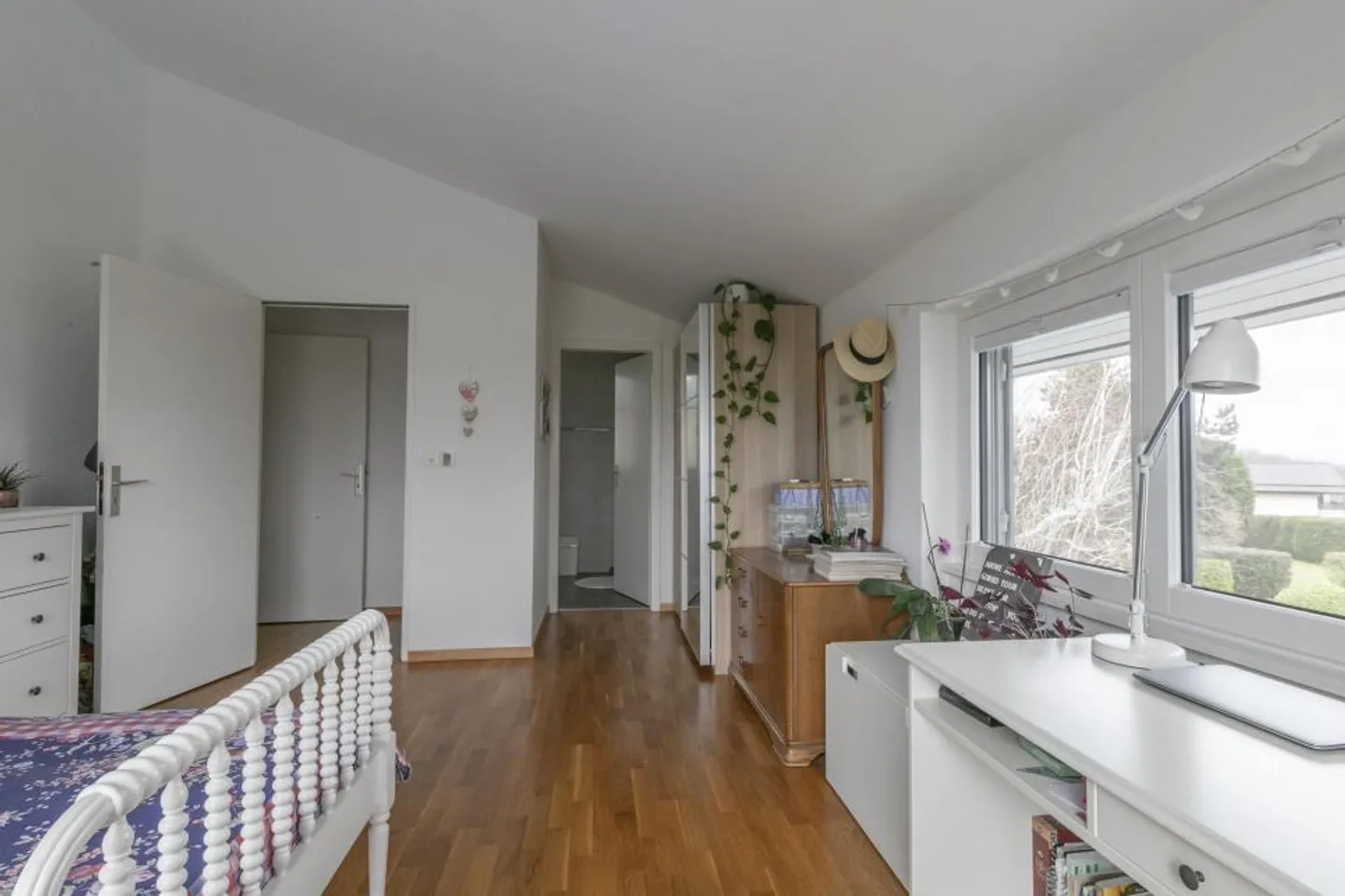Villa indipendente, piscina e giardino alberato in un tranquillo quartiere residenziale senza disturbi acustici. - Foto 8 di 9