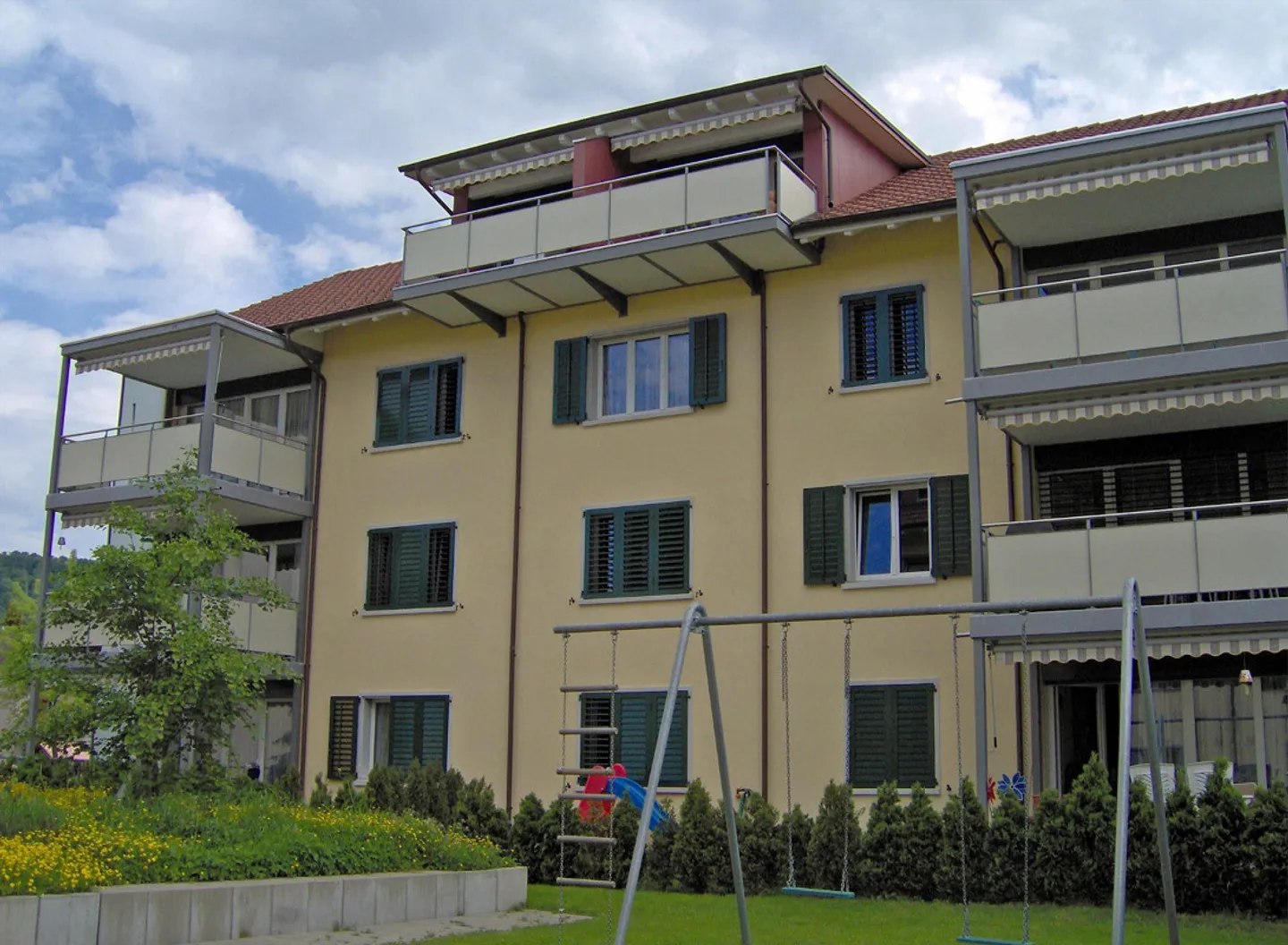 Bel appartement sous les combles, lumineux, dans un emplacement calme et central - Photo 1 sur 7