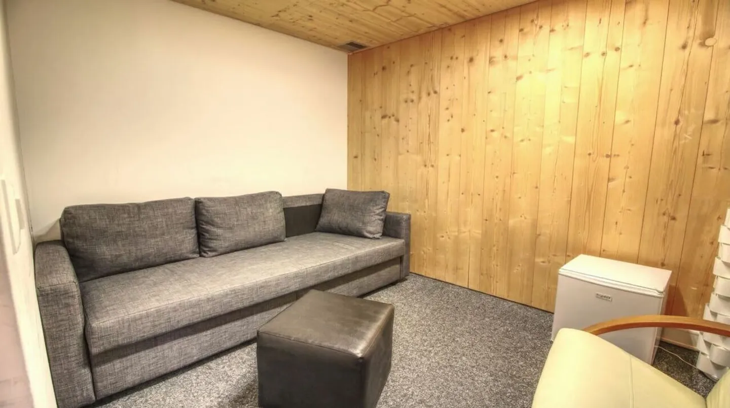 Ursy - magnificent building in an industrial zone - Photo 11 of 14