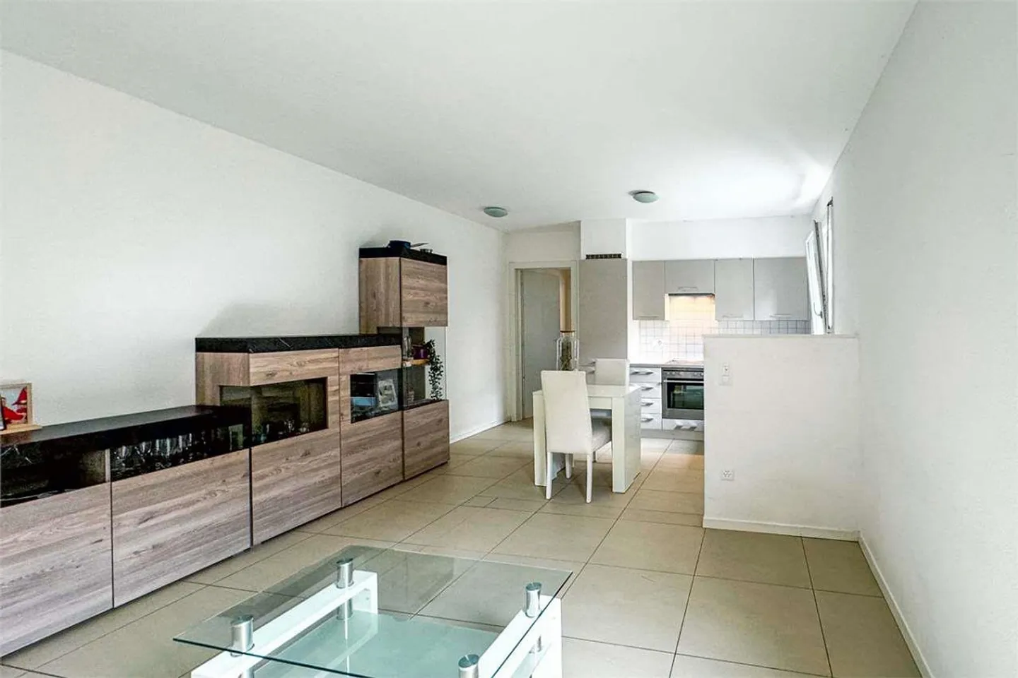 Wohnung 2,5 mit großem Garten und Einkommen - Foto 1 von 10