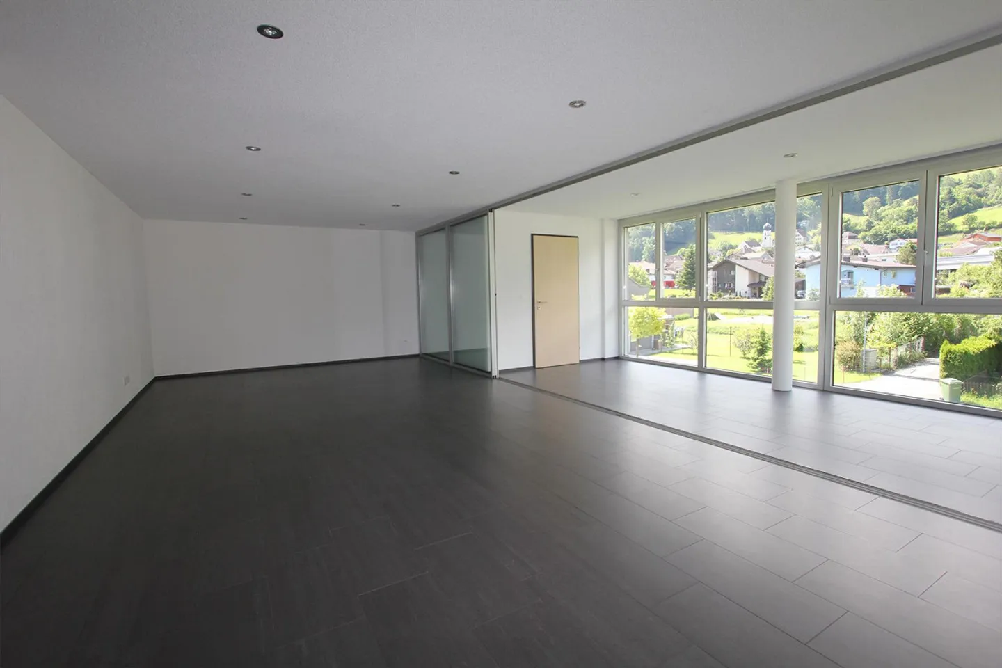 Appartement lumineux de 4,5 pièces avec jardin d'hiver à Vilters - Photo 4 sur 8